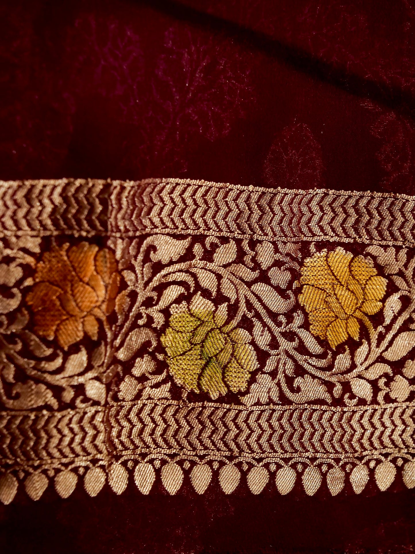 Pure Banarasi Handloom Khaddi Georgette Platinum Refling Saree