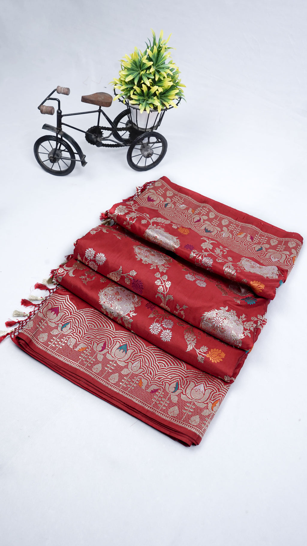 Pure Banarasi Handloom Katan Meenakari Jangla Saree