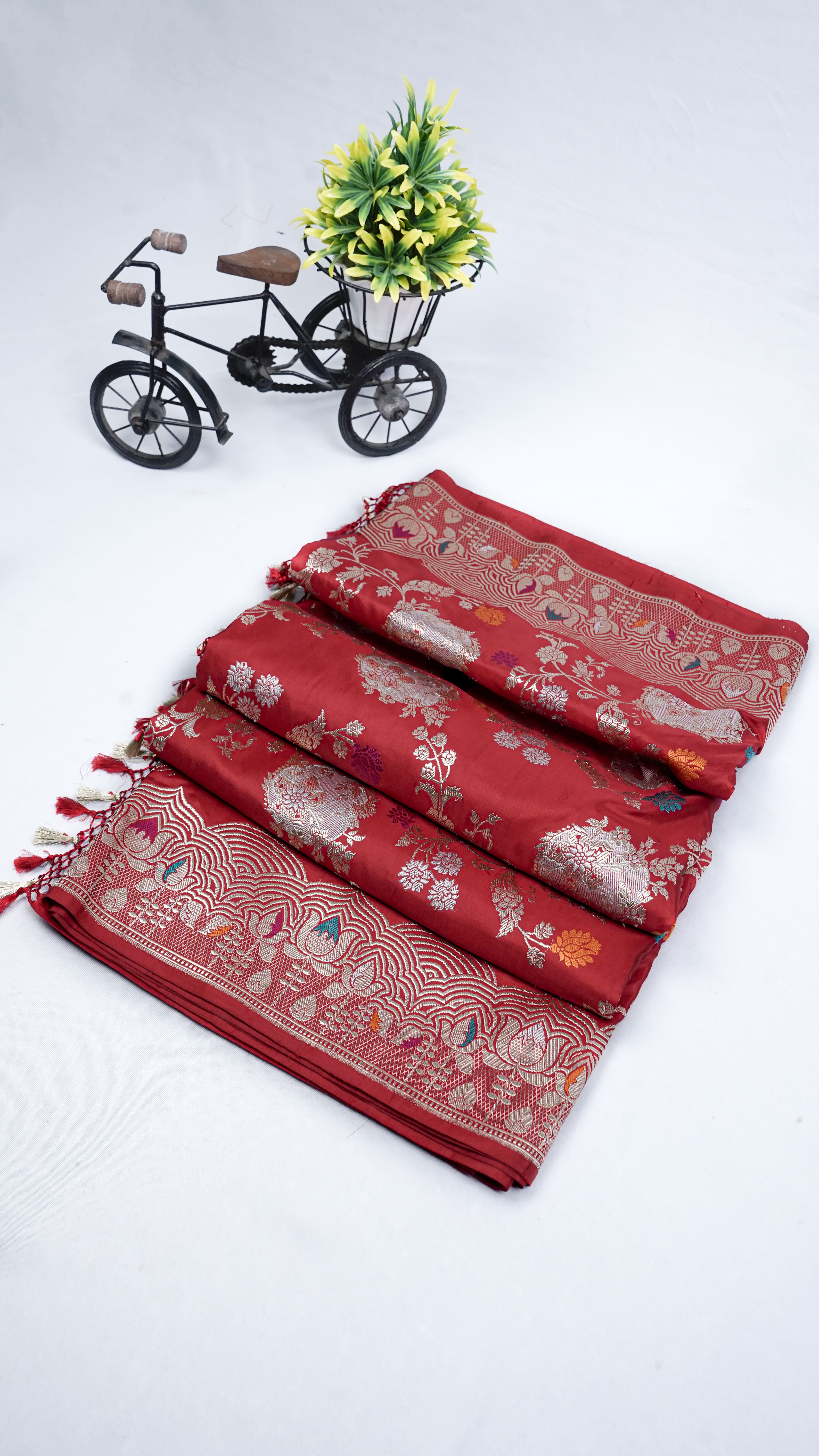 Pure Banarasi Handloom Katan Meenakari Jangla Saree
