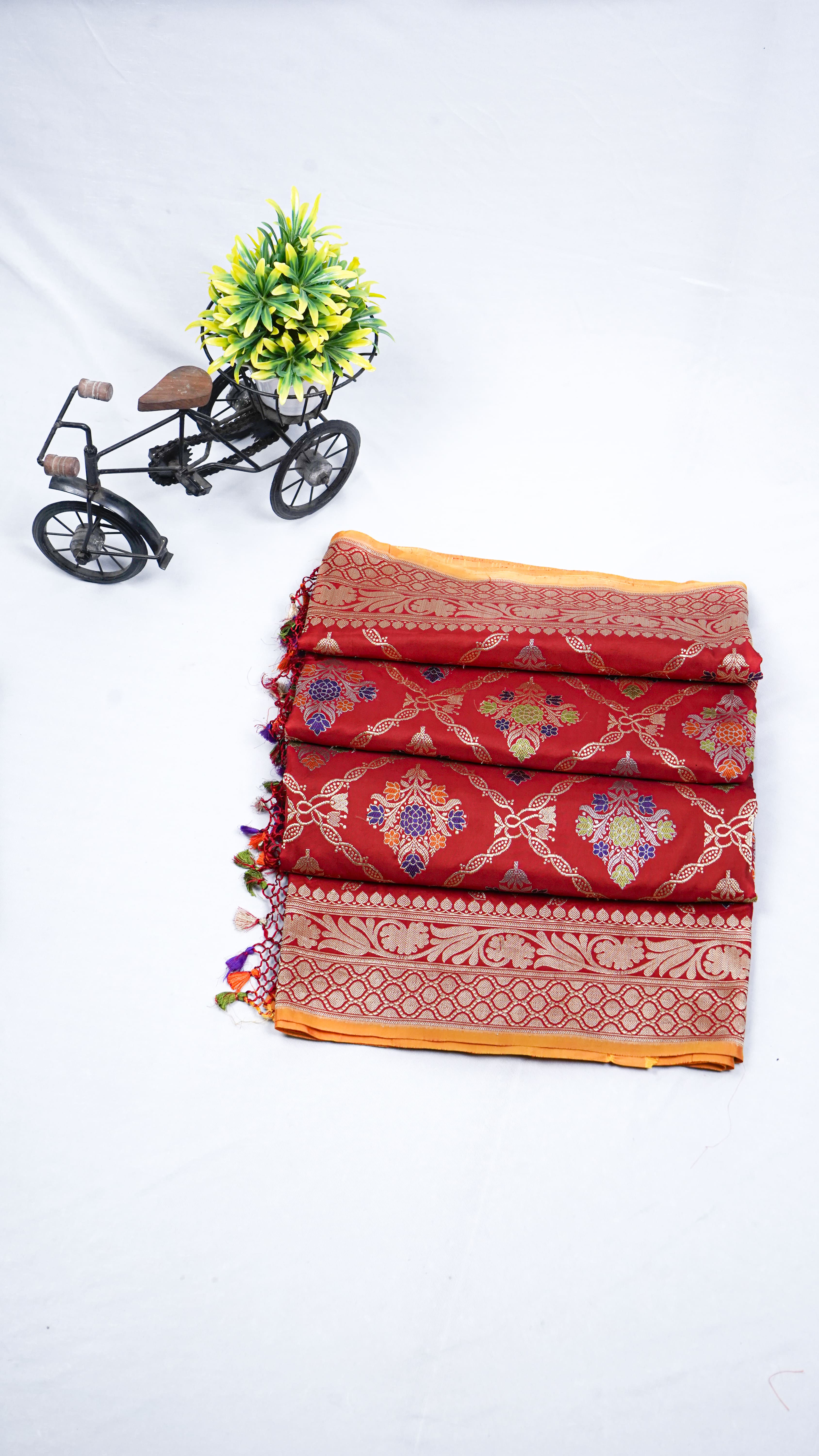 Pure Banarasi Handloom Katan Meenakari Jangla Saree
