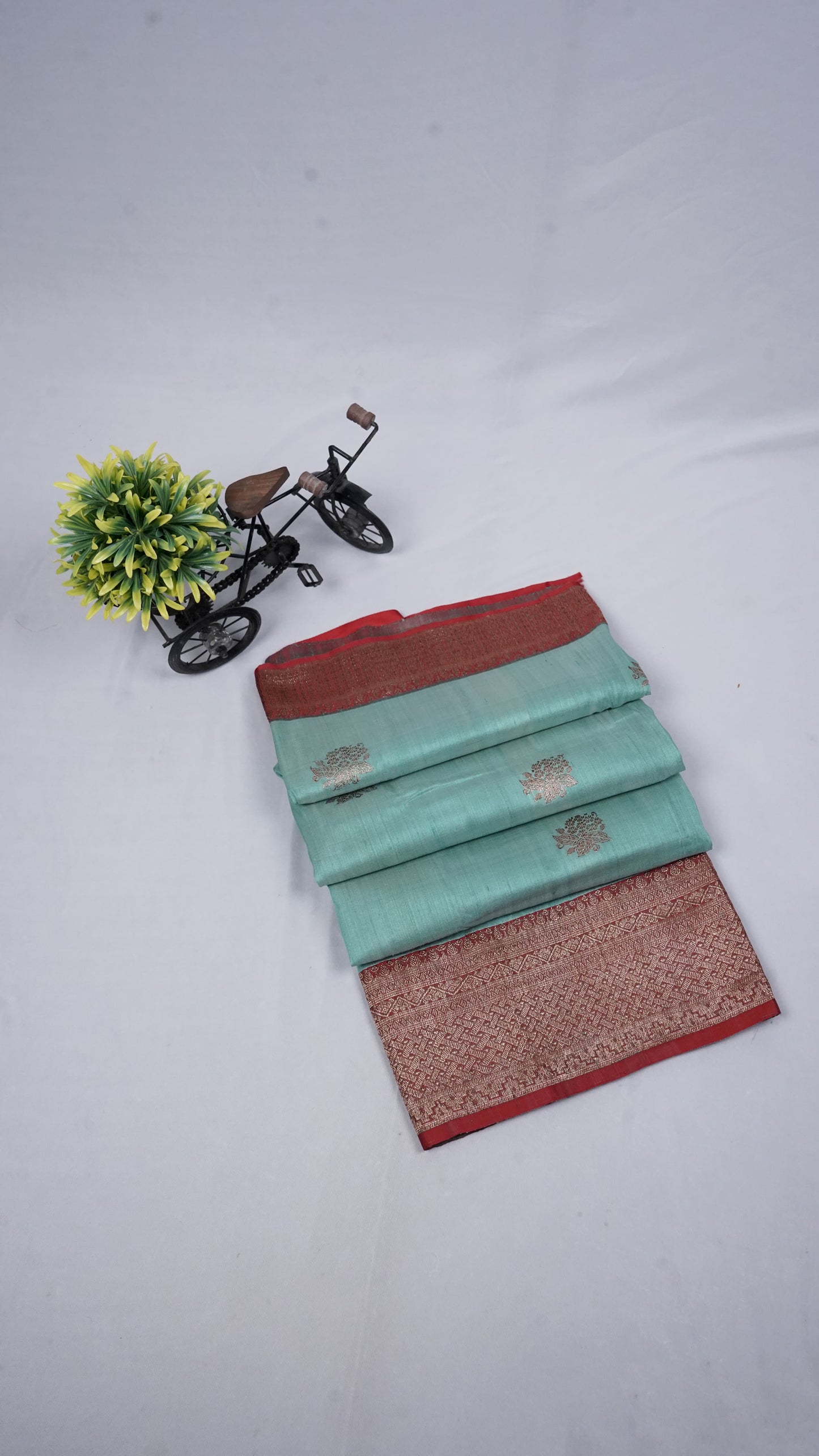 Pure Banarasi Handloom Katan Tussar Boota Saree