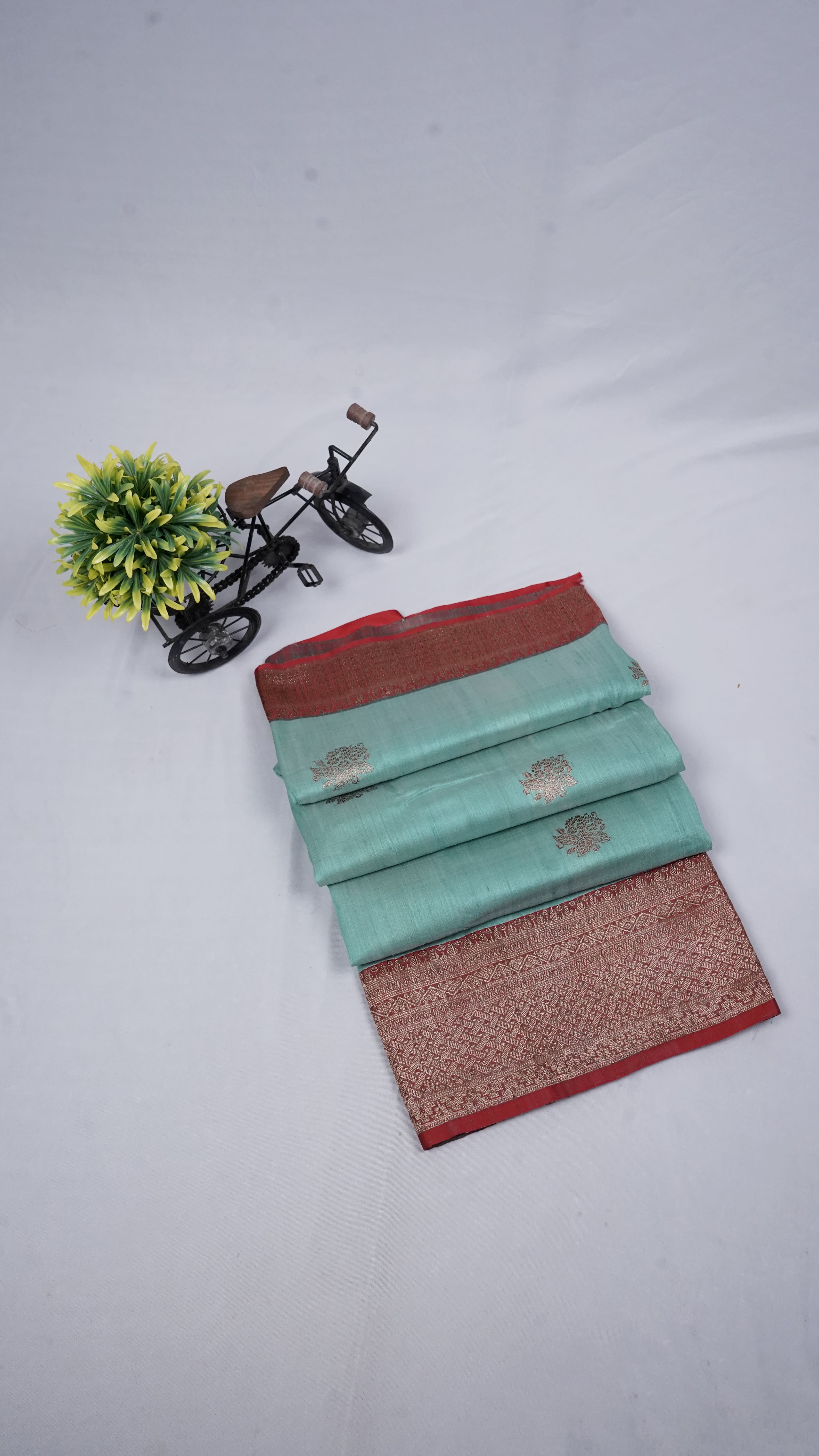 Pure Banarasi Handloom Katan Tussar Boota Saree