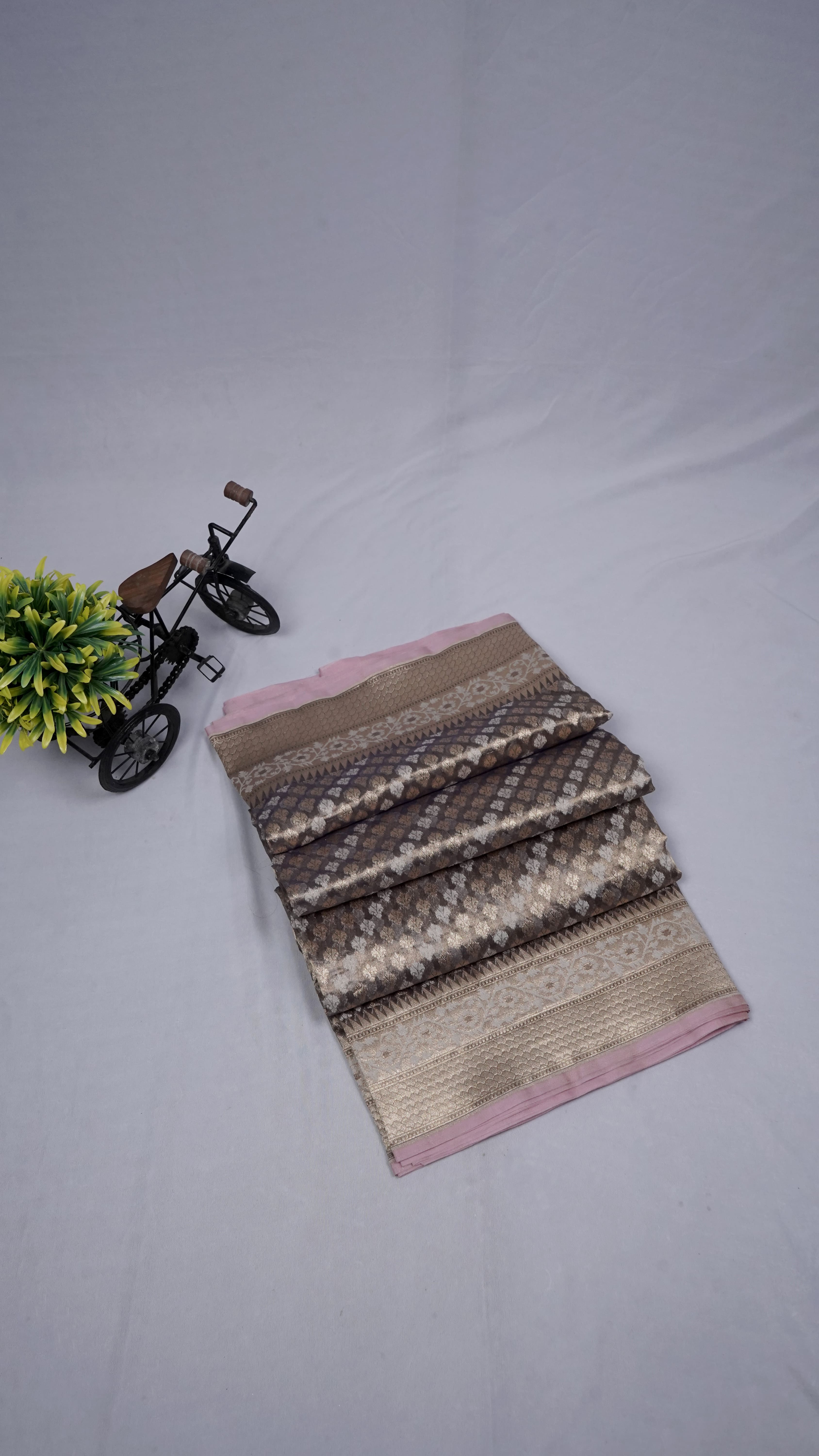 Pure Banarasi Handloom Katan Tissue Nilambari Saree