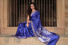 Load image into Gallery viewer, Pure Traditional Satan Booti Katan Silk Banarasi Saree
