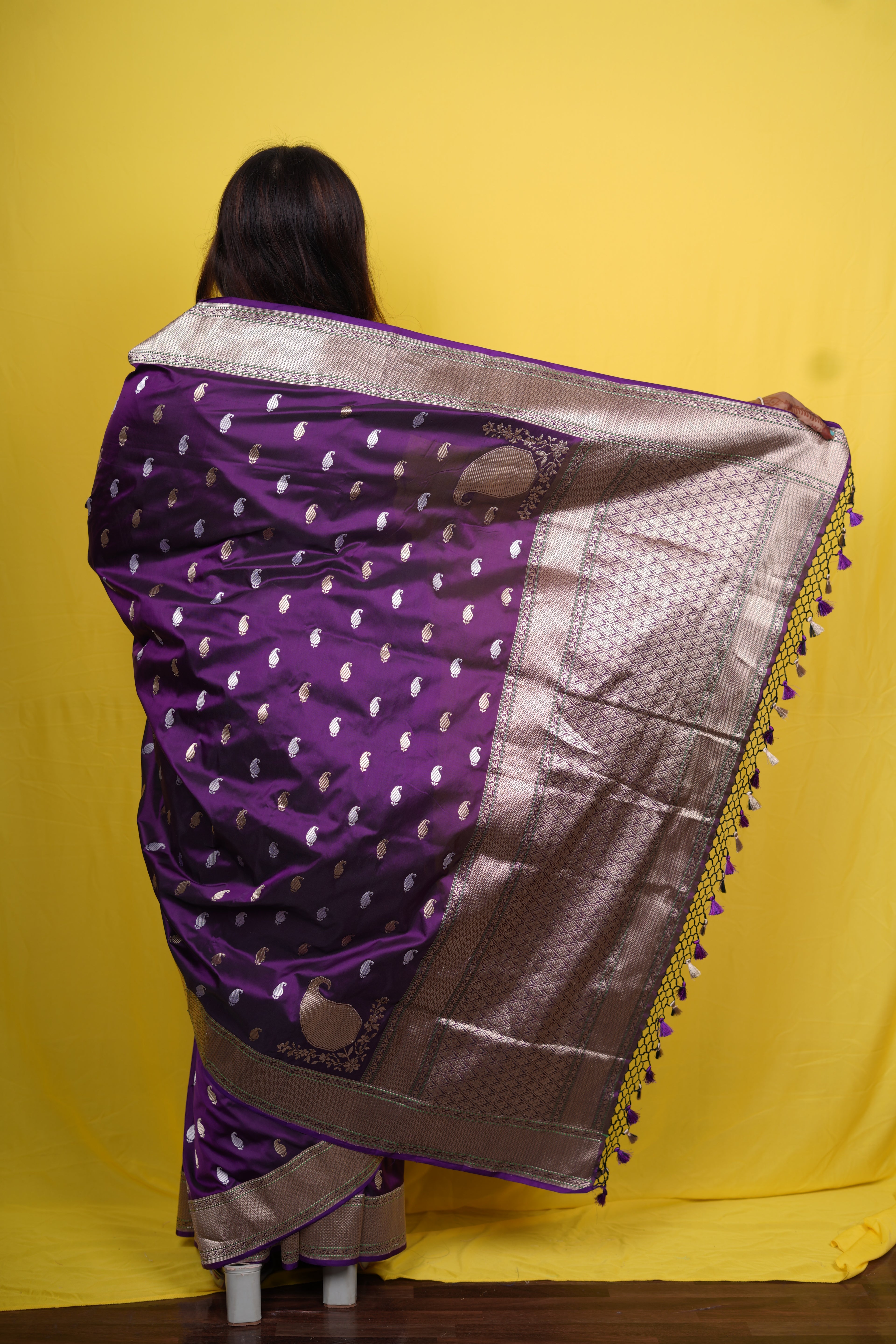 Pure Banarasi Handloom Katan Rupa Sona Buti Saree