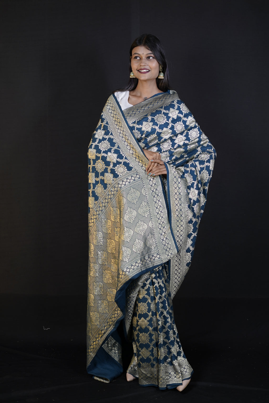 Pure Banarasi Handloom Moonga Georgette Saree