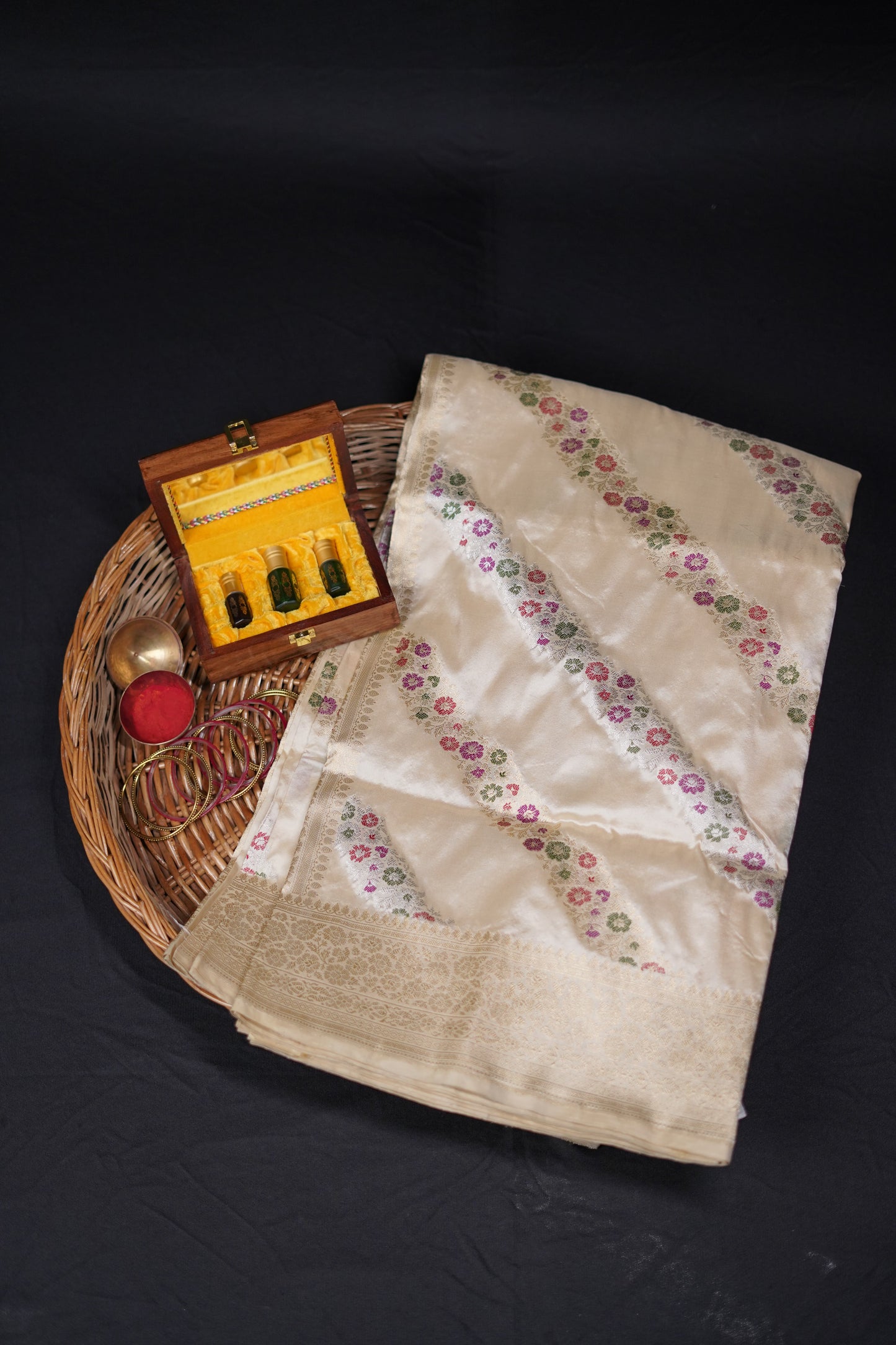 Pure Banarasi Handloom Katan Meenakari Jangla Saree