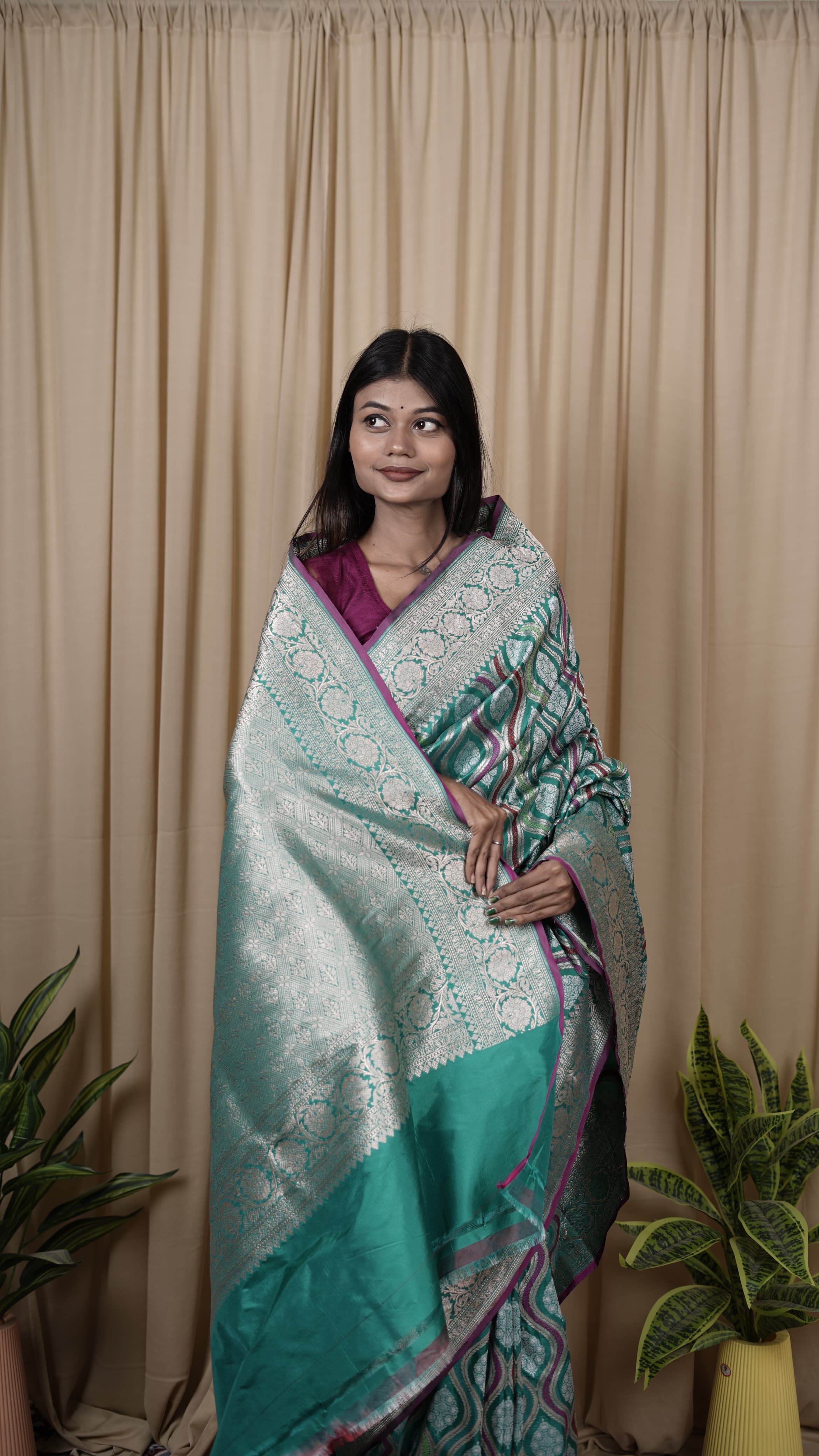 Pure Banarasi Handloom Jamdani Mehraab Saree