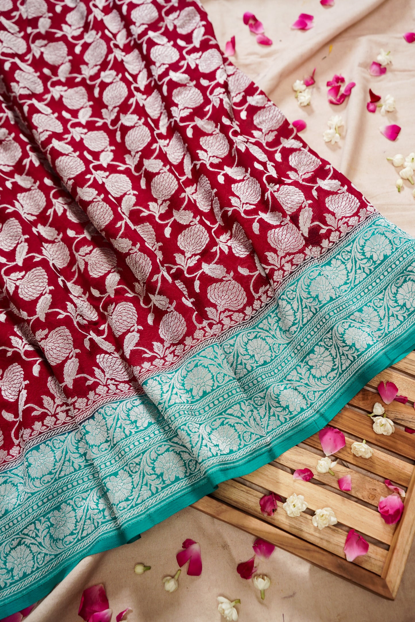 Pure Banarasi Handloom Khaddi Georgette Silver Jaal Saree