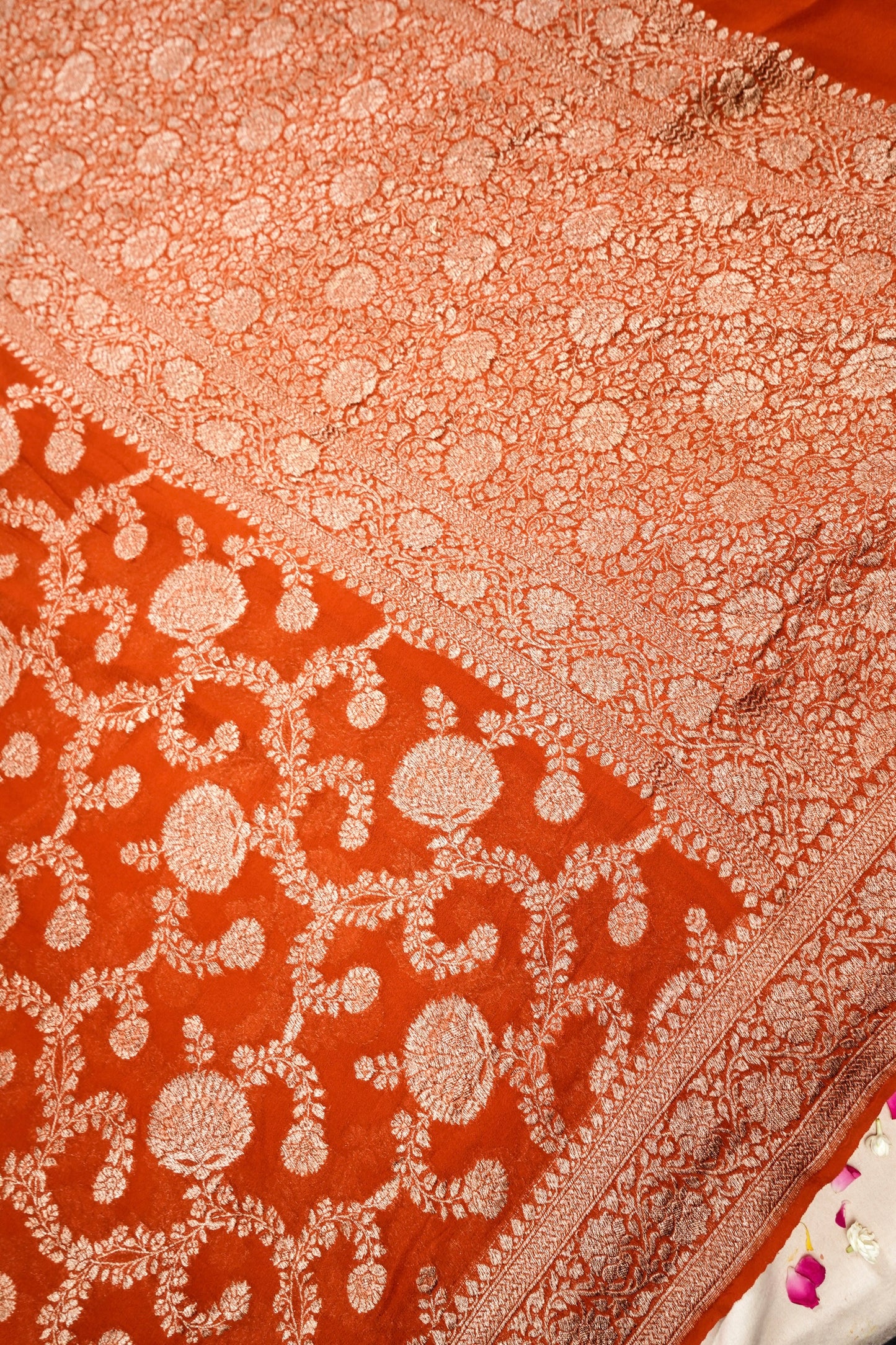 Pure Banarasi Handloom Khaddi Georgette Antique Jaal Sada Saree