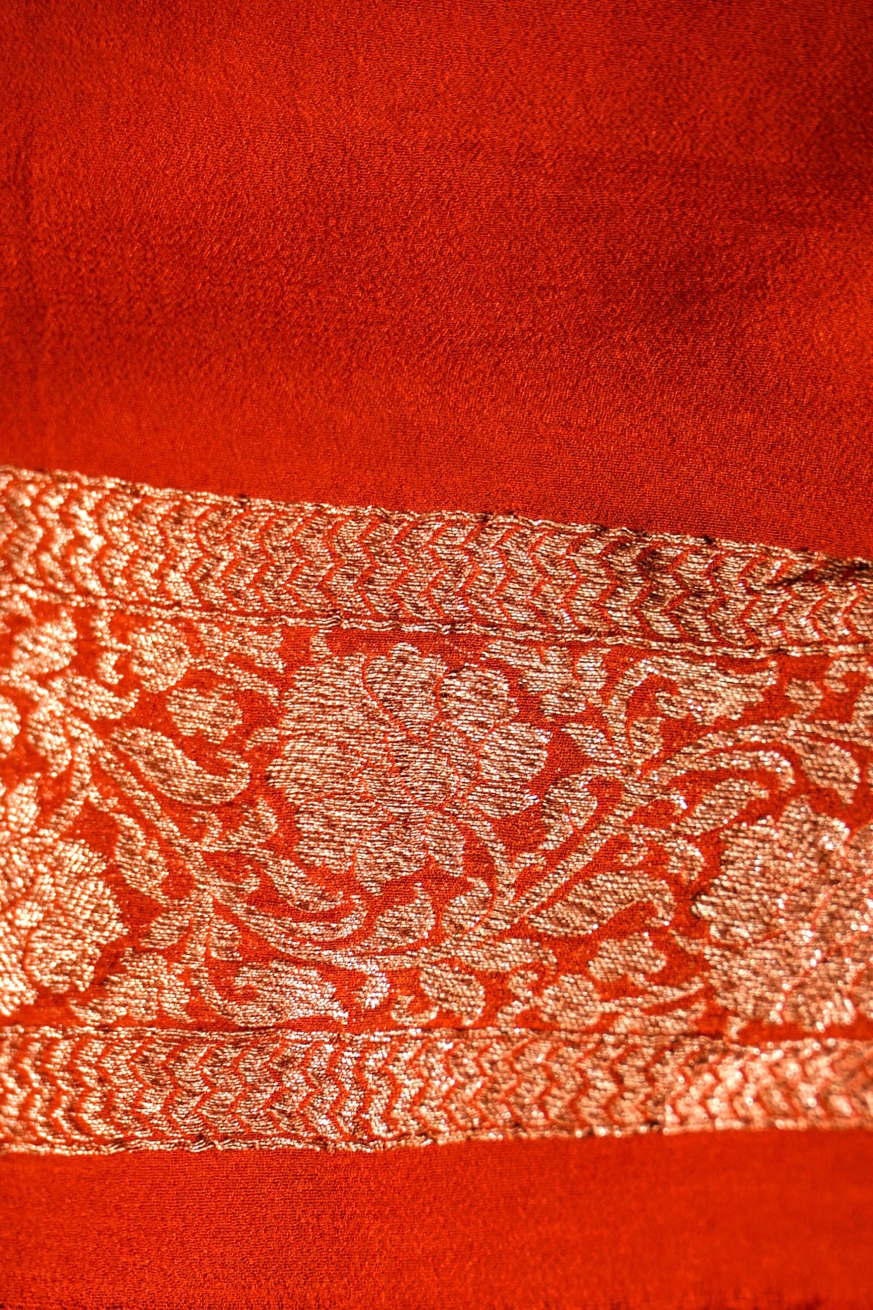 Pure Banarasi Handloom Khaddi Georgette Antique Jaal Sada Saree