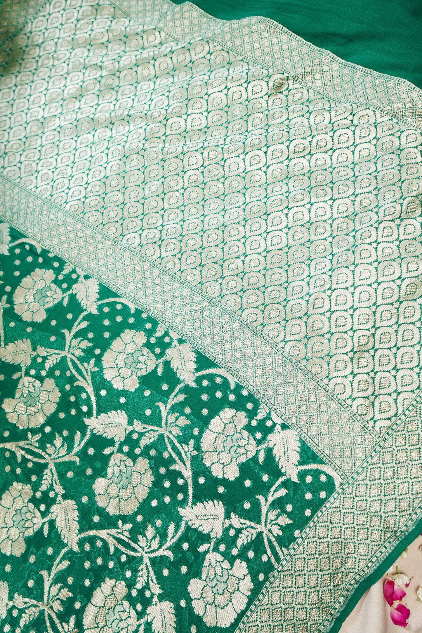 Pure Banarasi Handloom Khaddi Georgette Platinum Jaal Saree