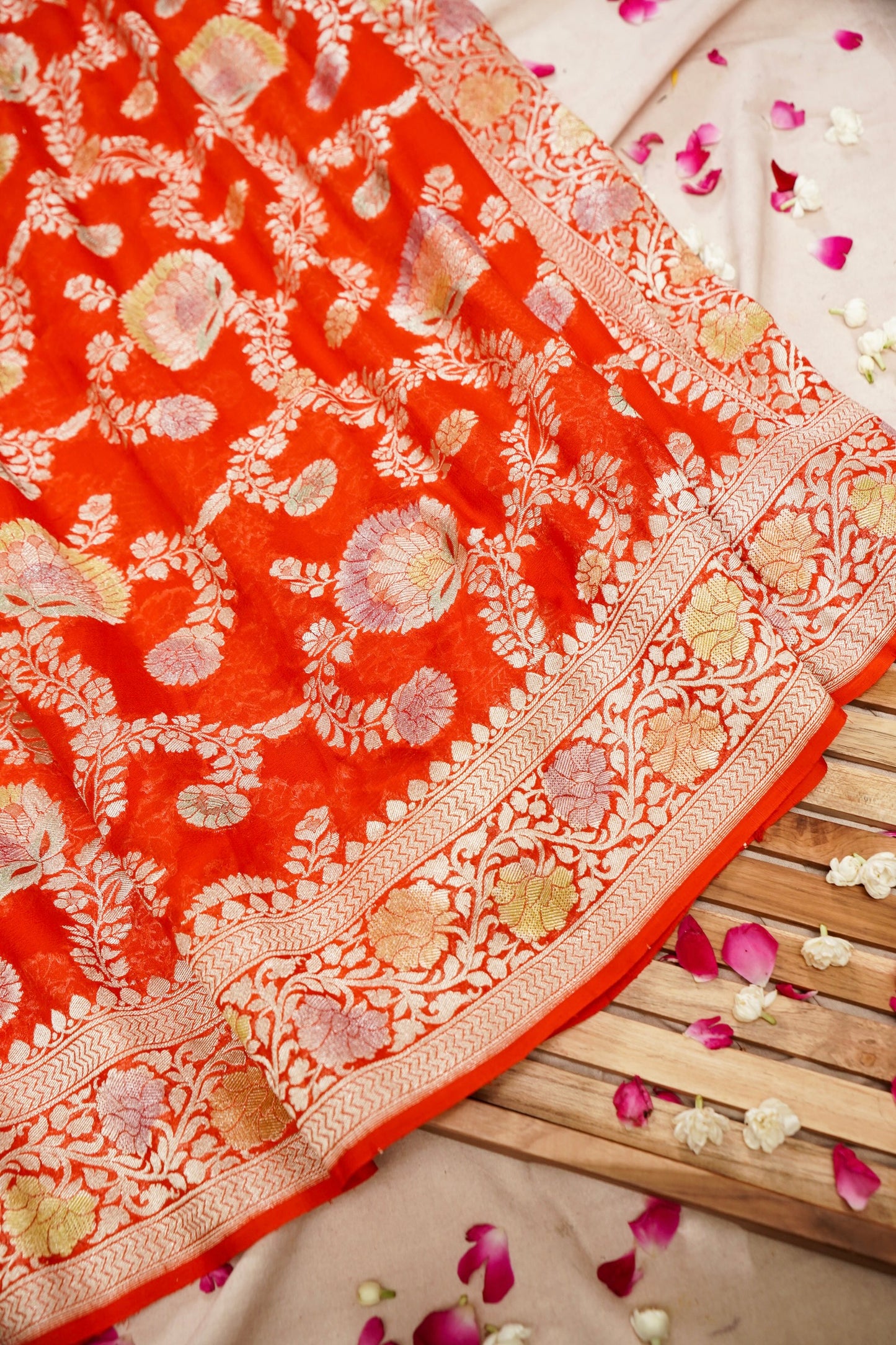 Pure Banarasi Handloom Khaddi Georgette Platinum Refling Saree