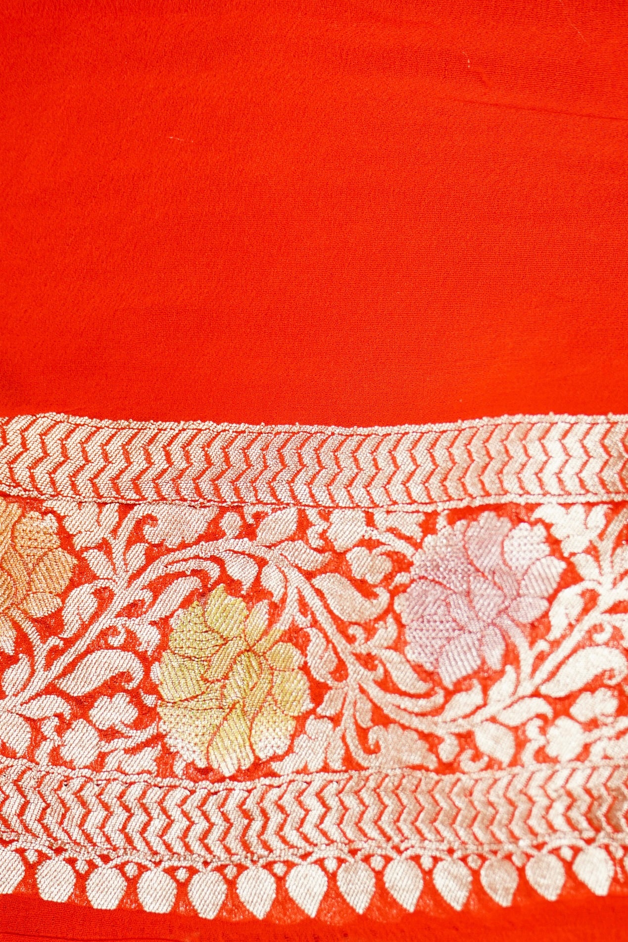 Pure Banarasi Handloom Khaddi Georgette Platinum Refling Saree