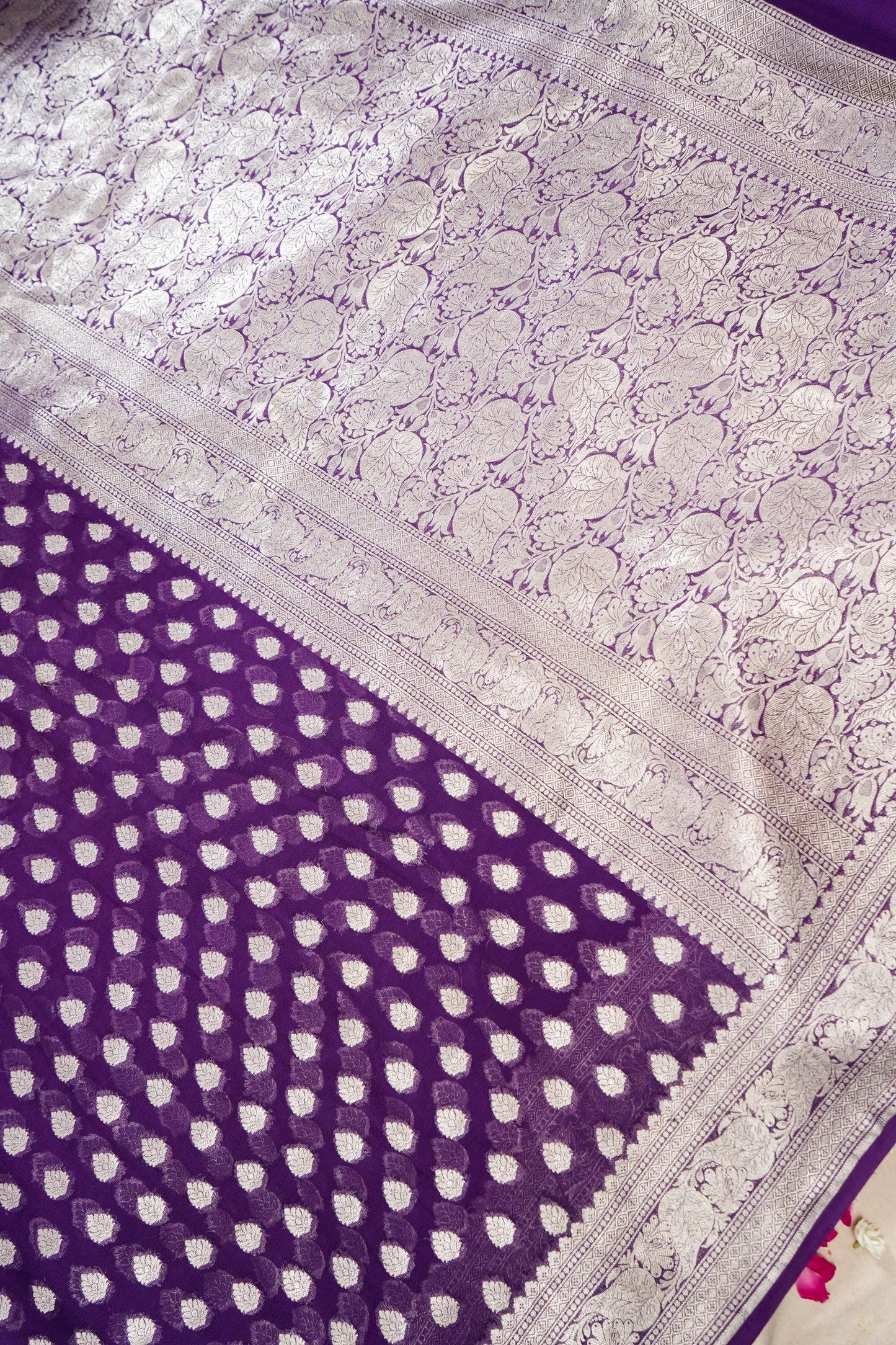 Pure Banarasi Handloom Khaddi Georgette Platinum Buti Saree