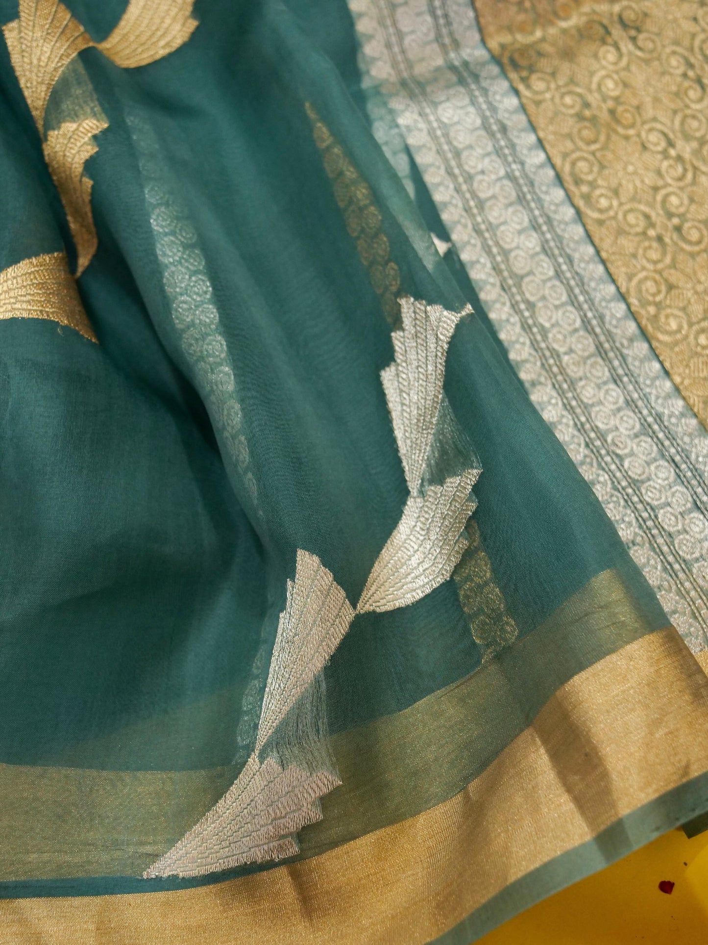 Pure Banarasi Powerloom Kora Silk Saree