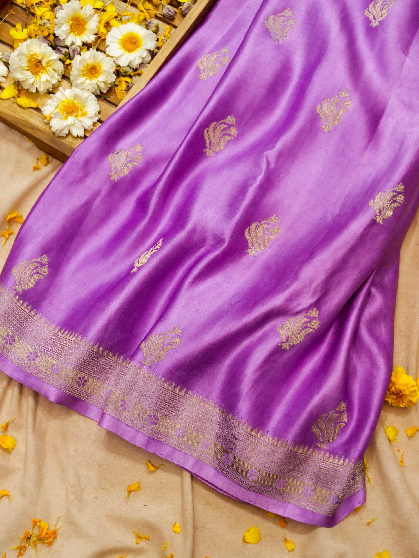 Pure Banarasi Handloom Mashru Boota Saree