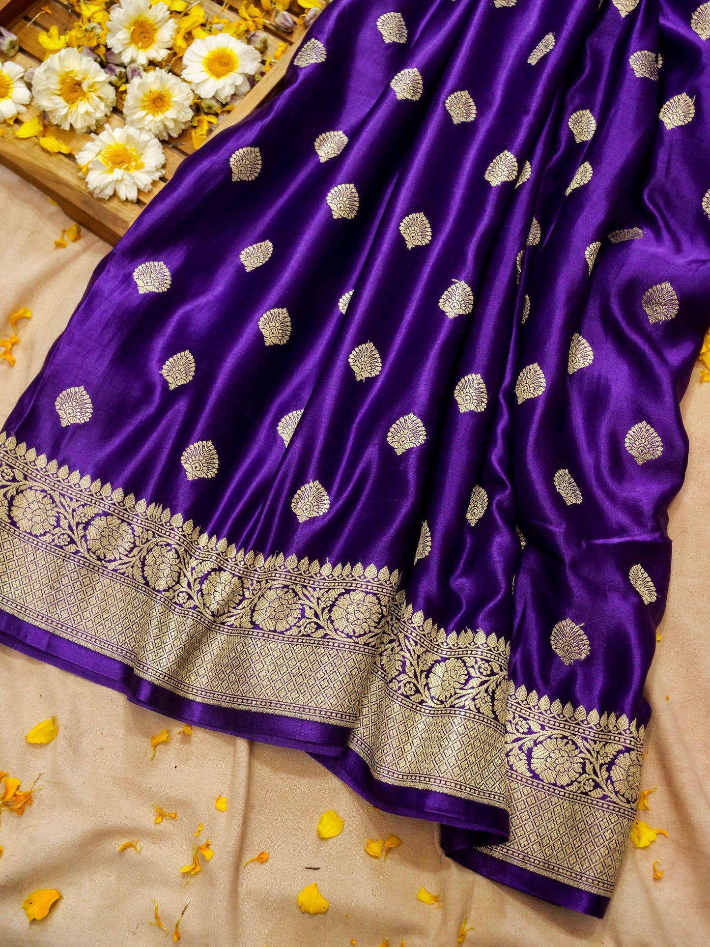 Pure Banarasi Handloom Mashru Jangla Boota Saree