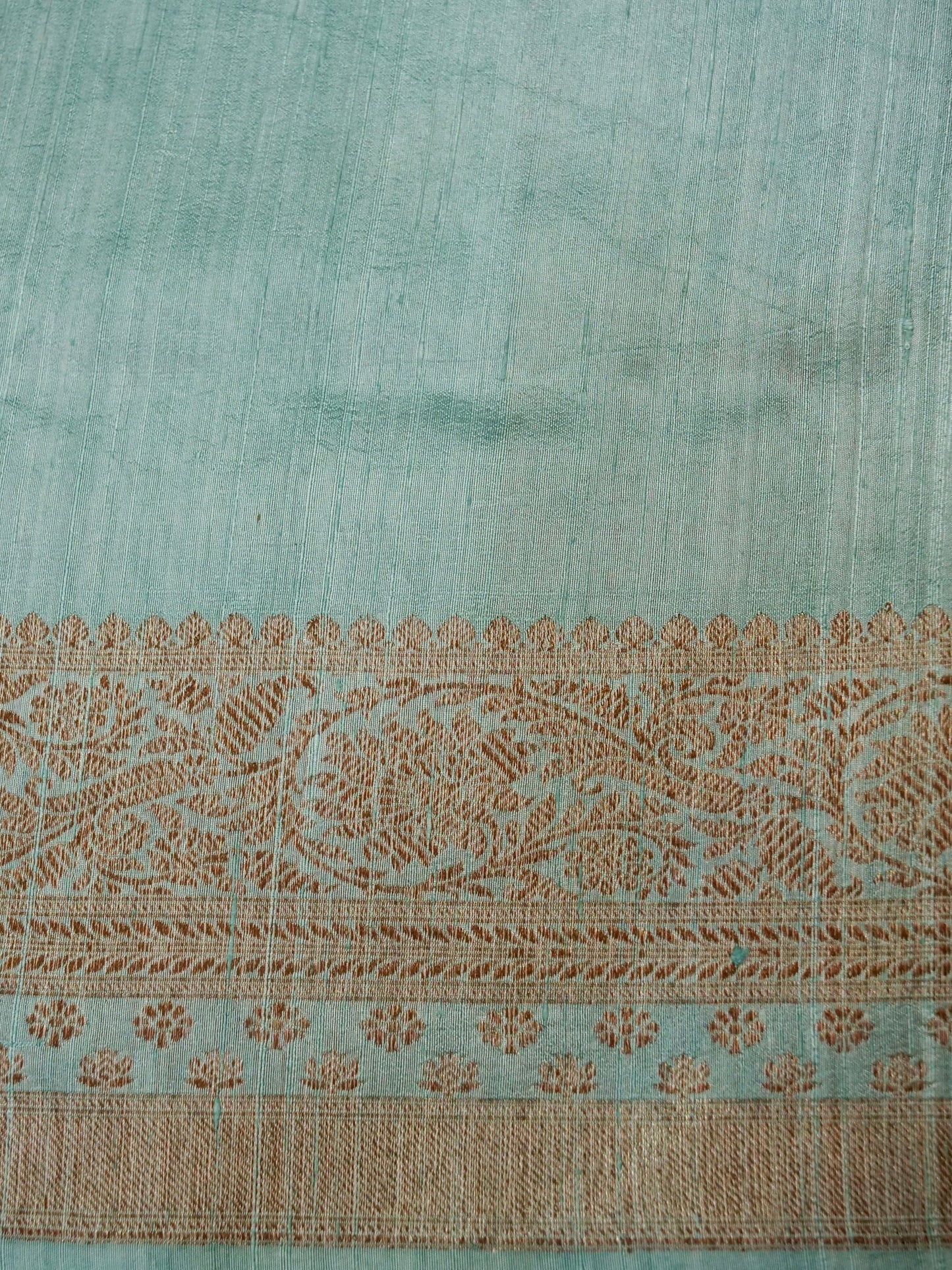 Pure Banarasi Handloom Matka Silk Kadhwa Boota Saree
