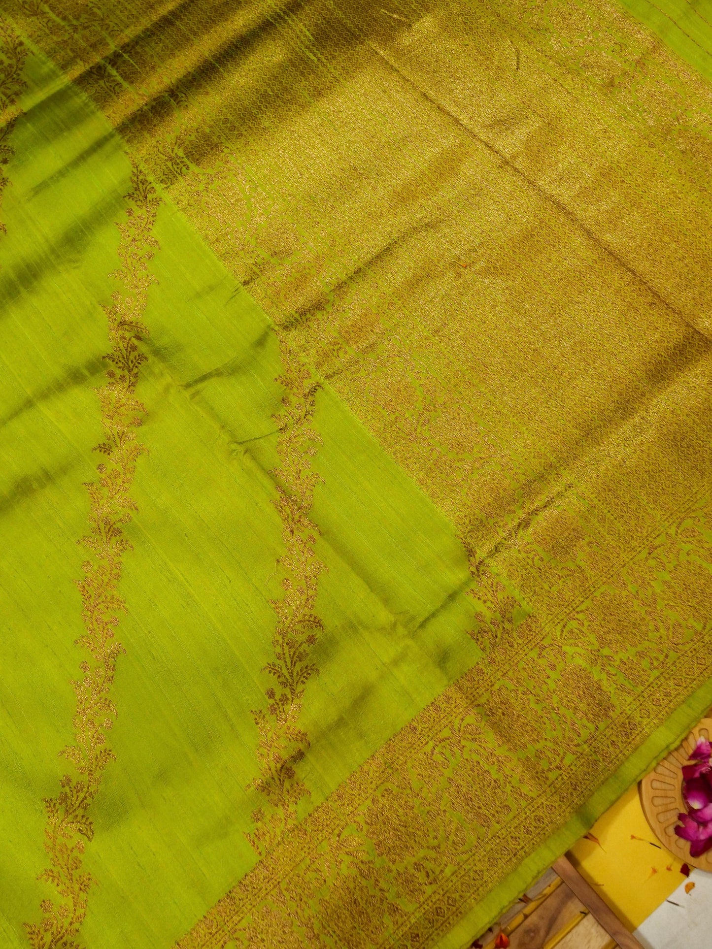 Pure Banarasi Handloom Matka Silk Kadhwa Saree