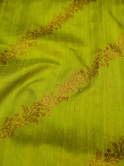 Pure Banarasi Handloom Matka Silk Kadhwa Saree