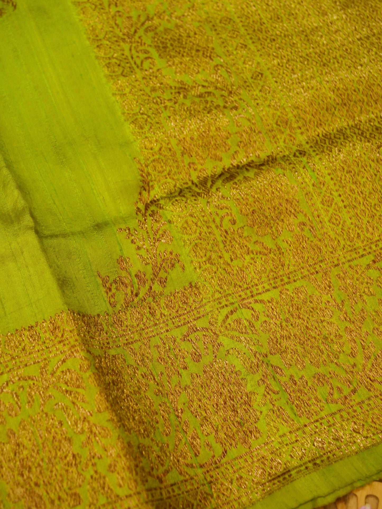Pure Banarasi Handloom Matka Silk Kadhwa Saree