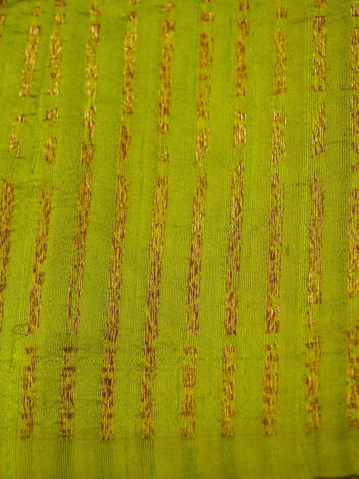 Pure Banarasi Handloom Matka Silk Kadhwa Saree