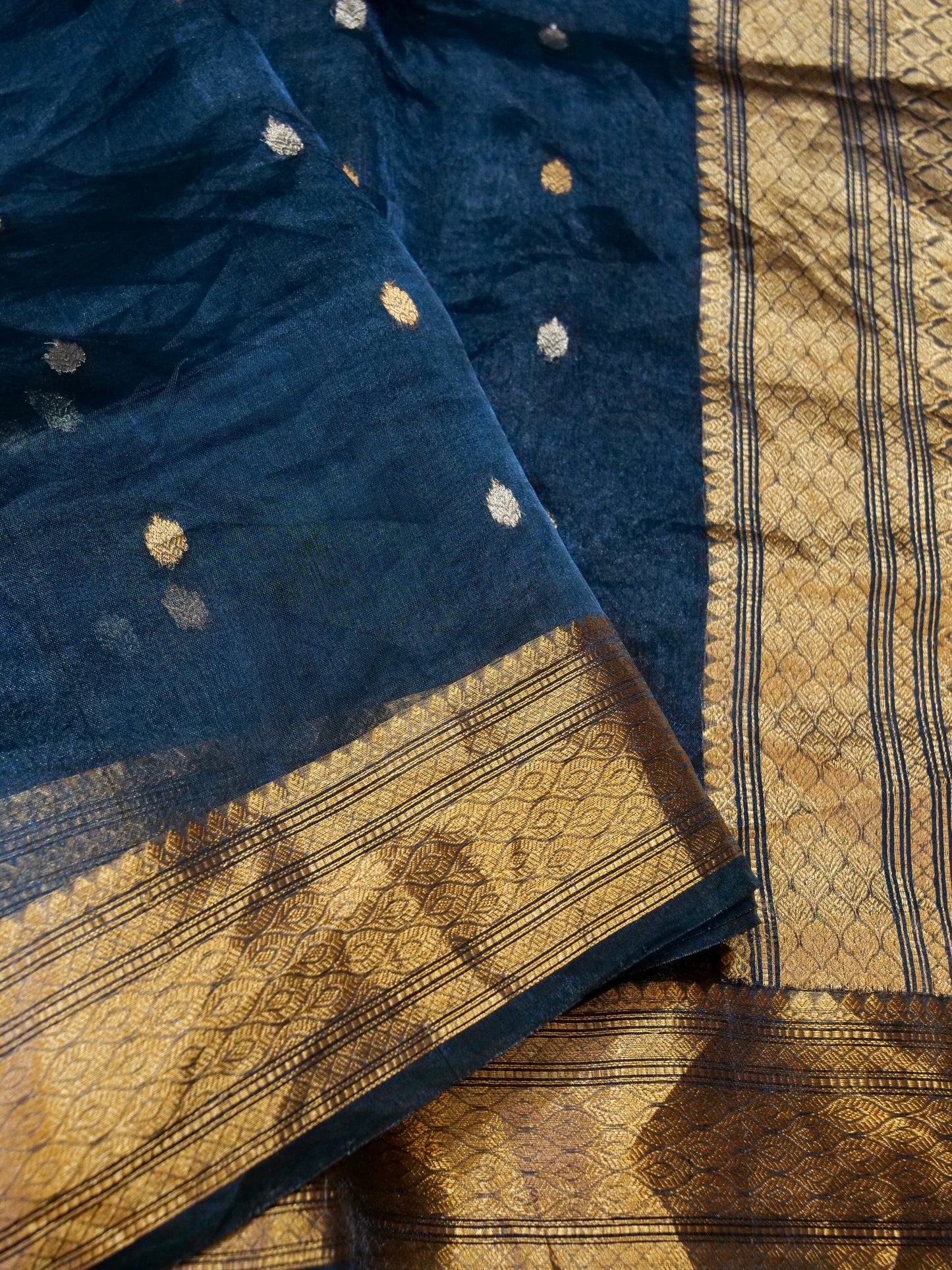 Pure Banarasi Handloom Tissue Kadhwa Saree