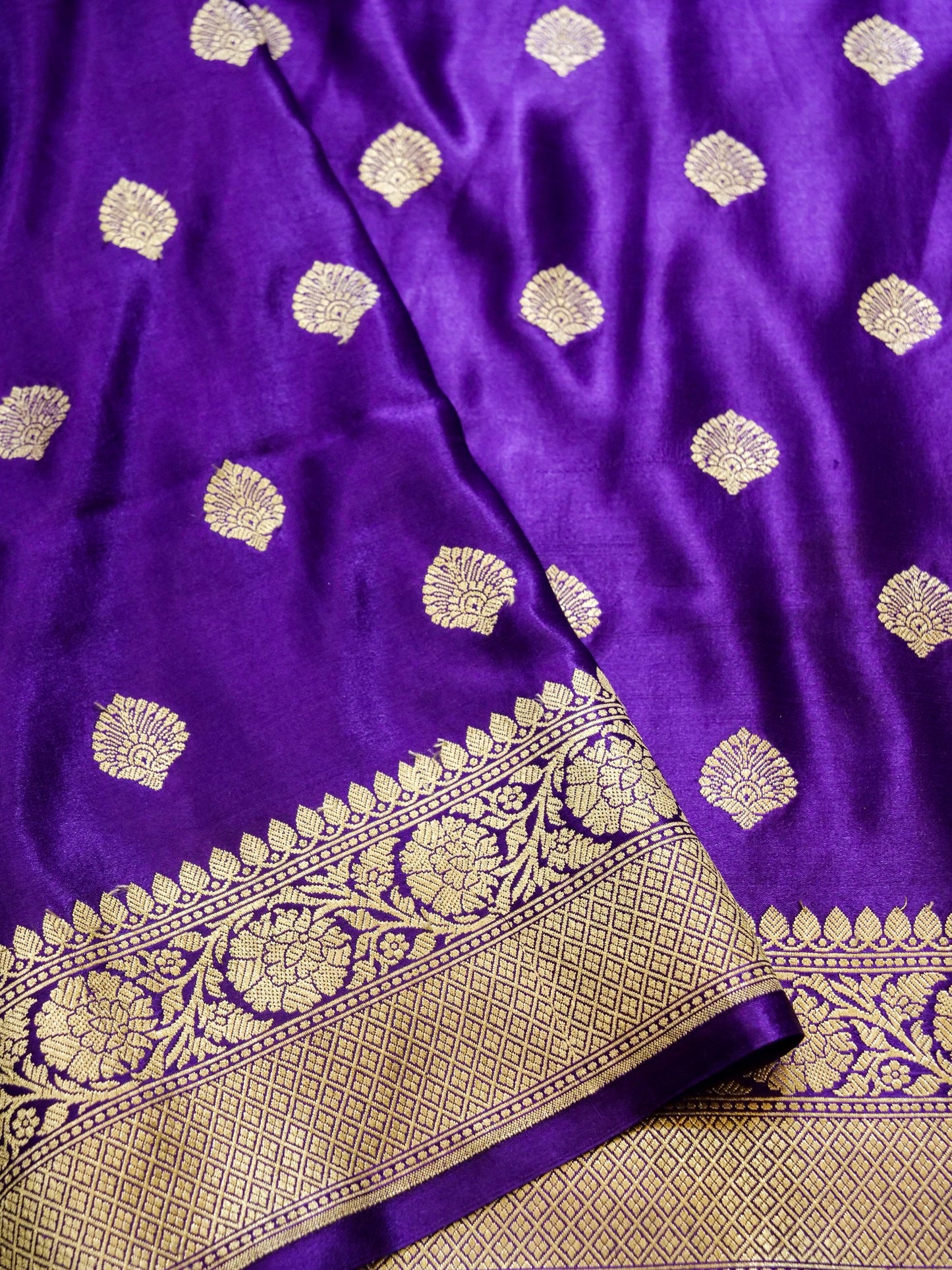 Pure Banarasi Handloom Mashru Jangla Boota Saree