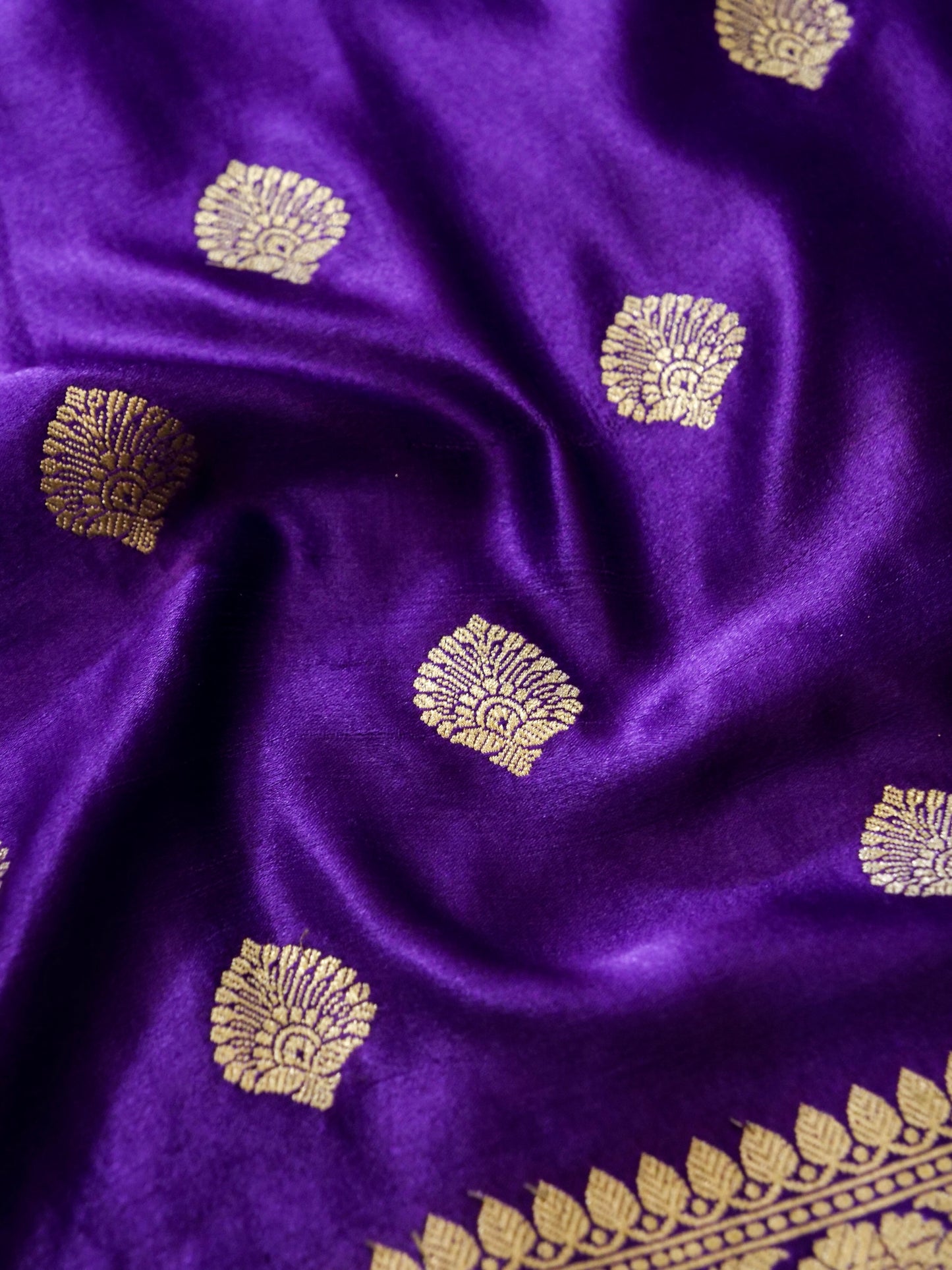 Pure Banarasi Handloom Mashru Jangla Boota Saree