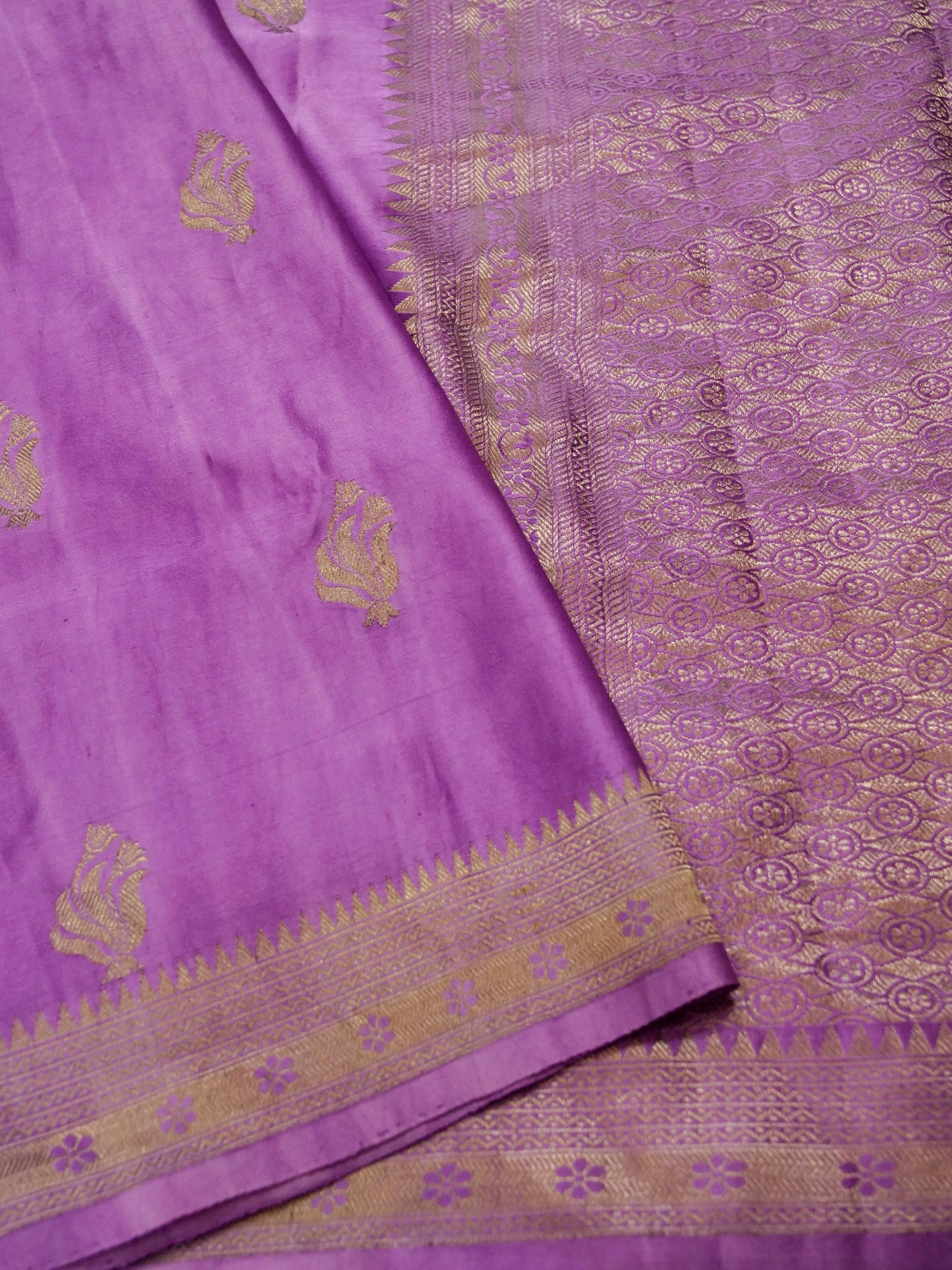 Pure Banarasi Handloom Mashru Boota Saree