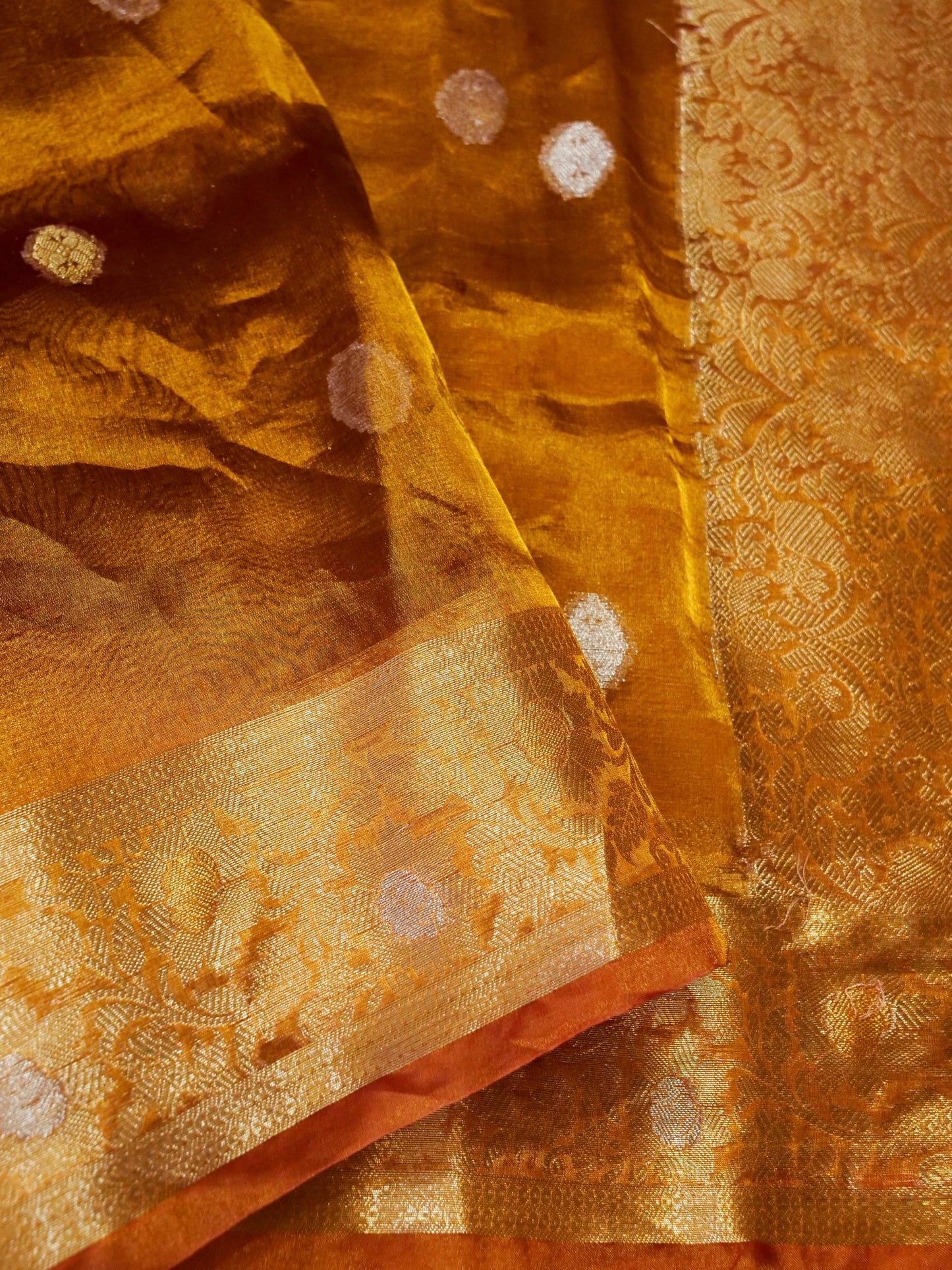 Pure Banarasi Handloom Tissue Cutwork Saree
