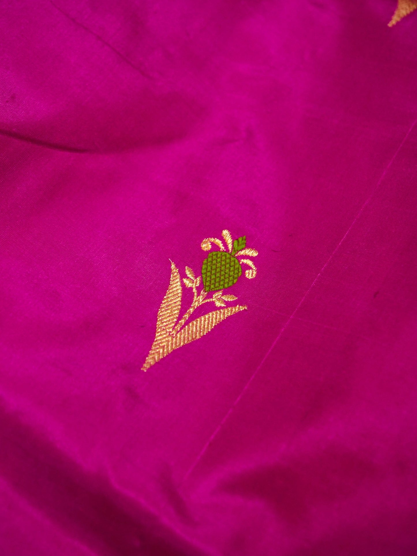Pure Banarasi Handloom Katan Mina Boota Saree