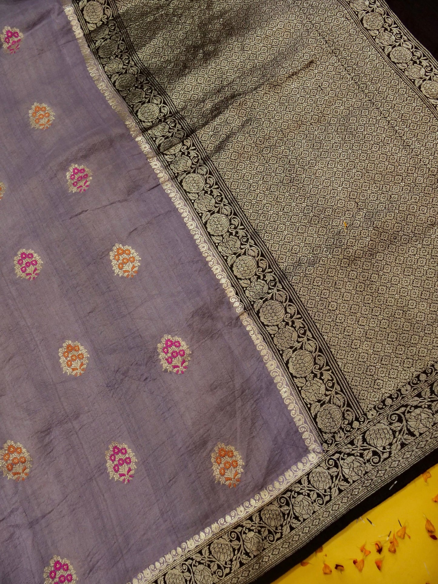 Pure Banarasi Handloom Georgette Desi Tussar Tilfi Boota Saree