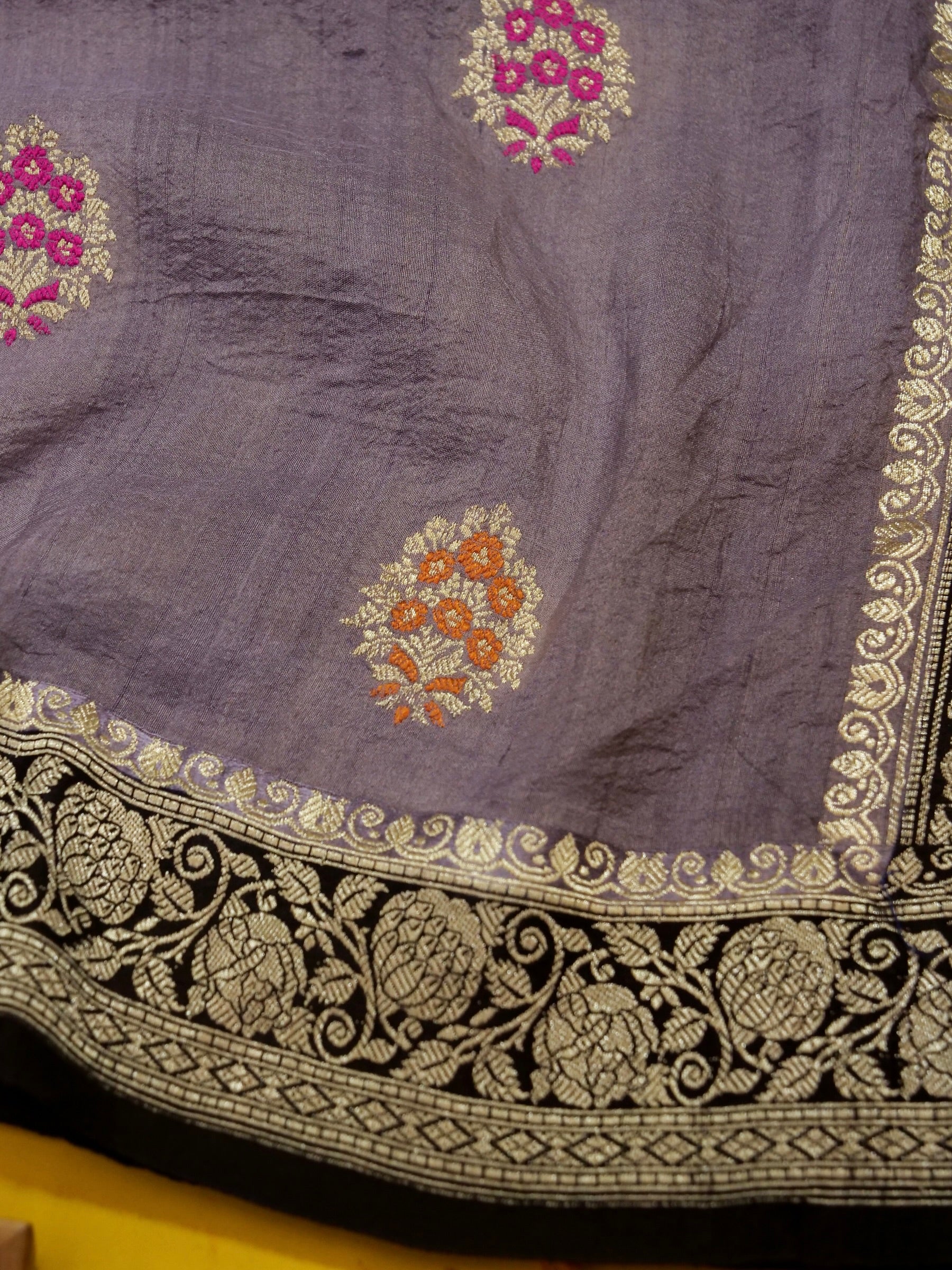 Pure Banarasi Handloom Georgette Desi Tussar Tilfi Boota Saree