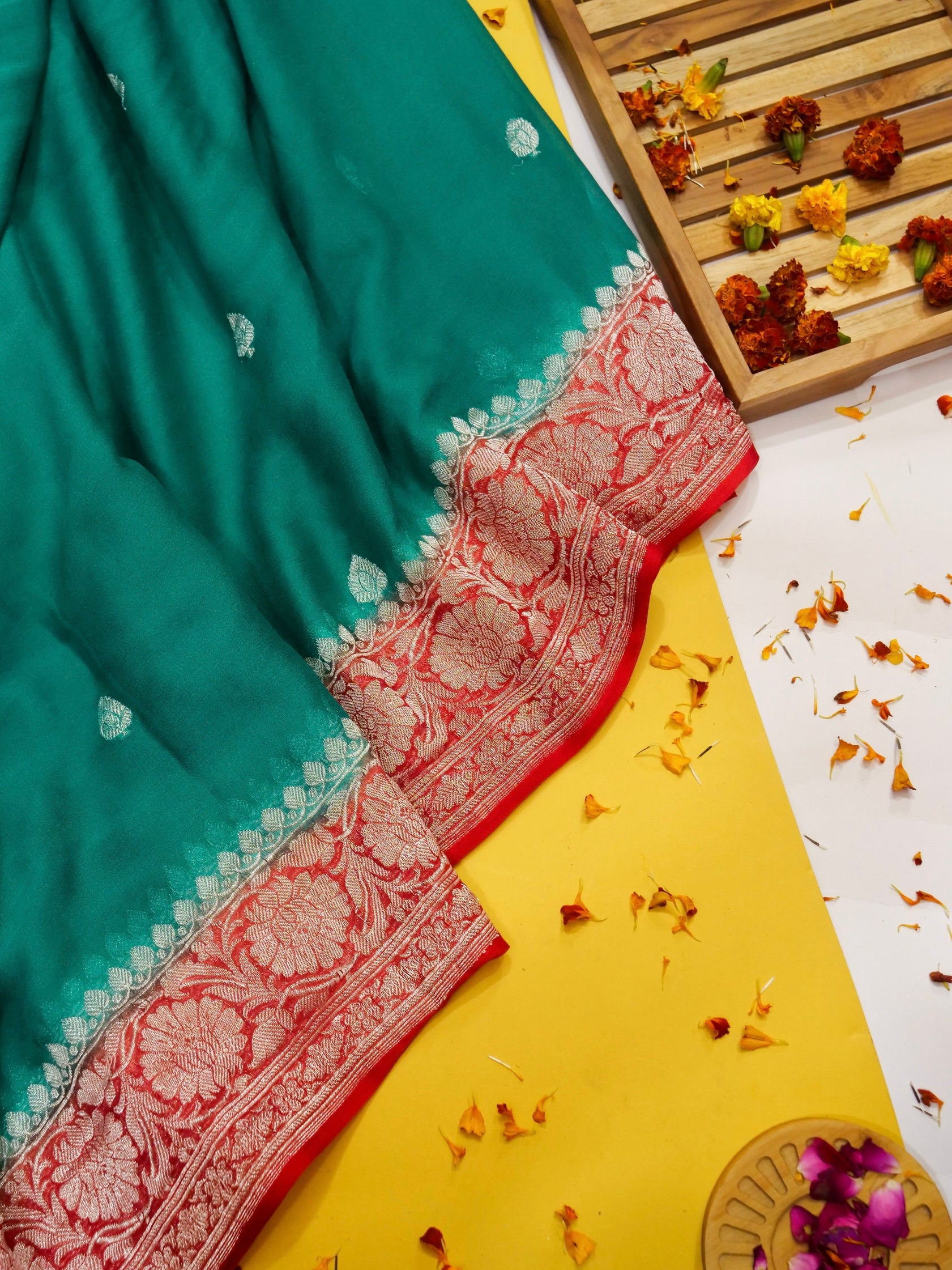 Pure Banarasi Handloom Rupa Buti Saree