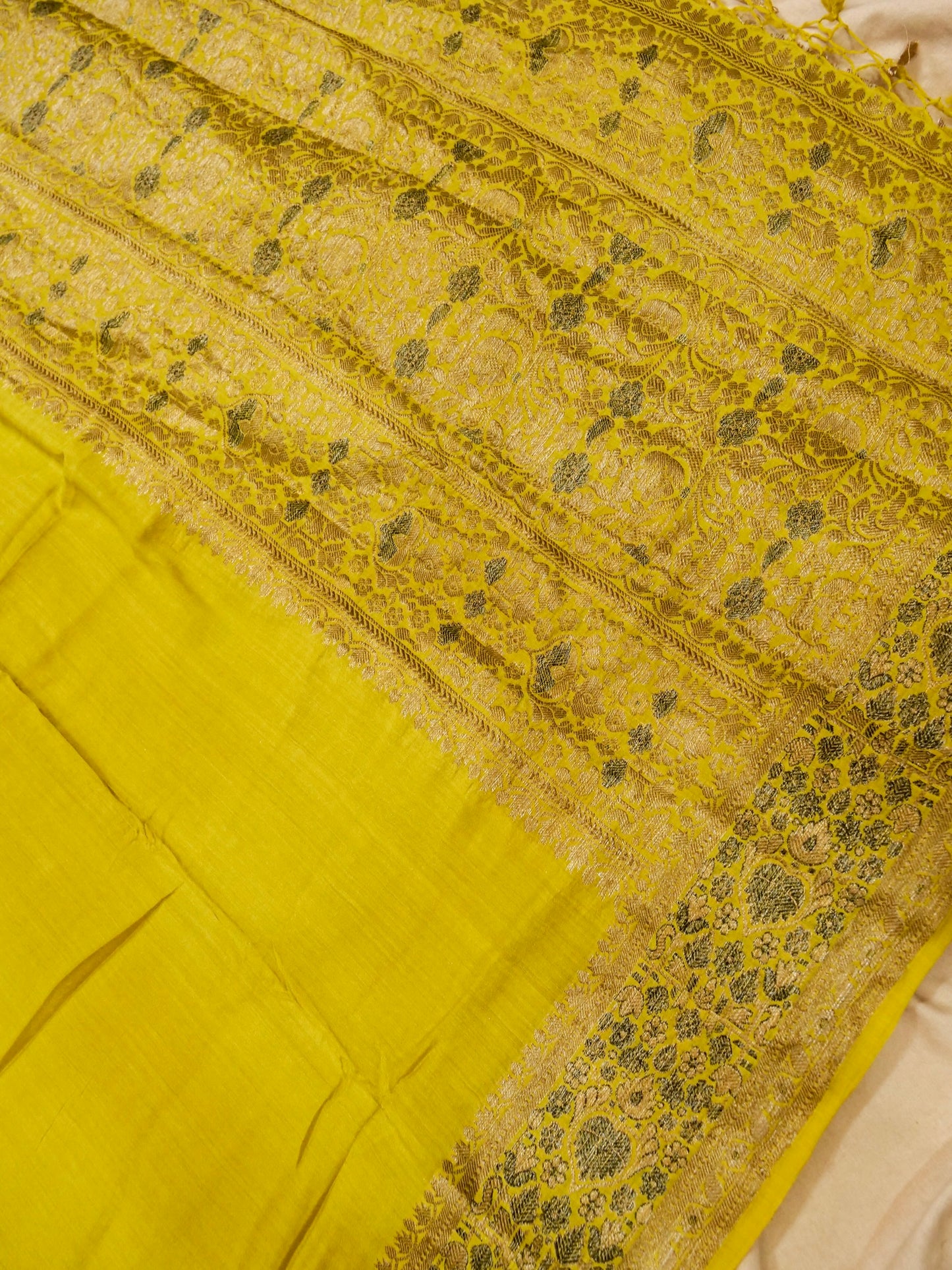 Pure Banarasi Powerloom Moonga Valkalam Saree