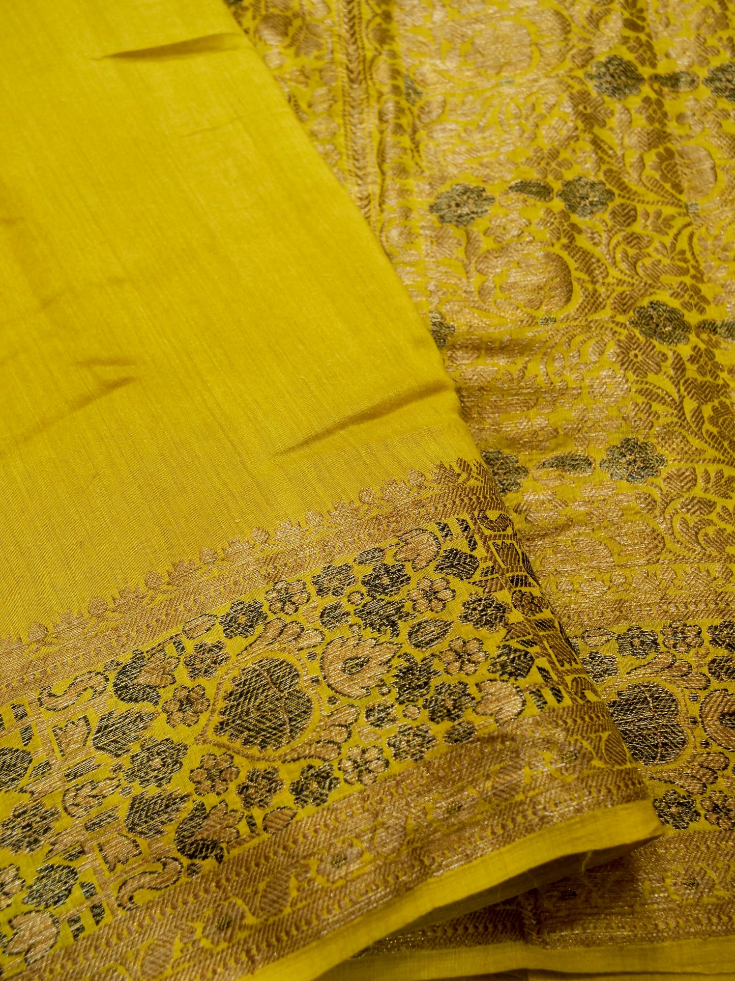 Pure Banarasi Powerloom Moonga Valkalam Saree