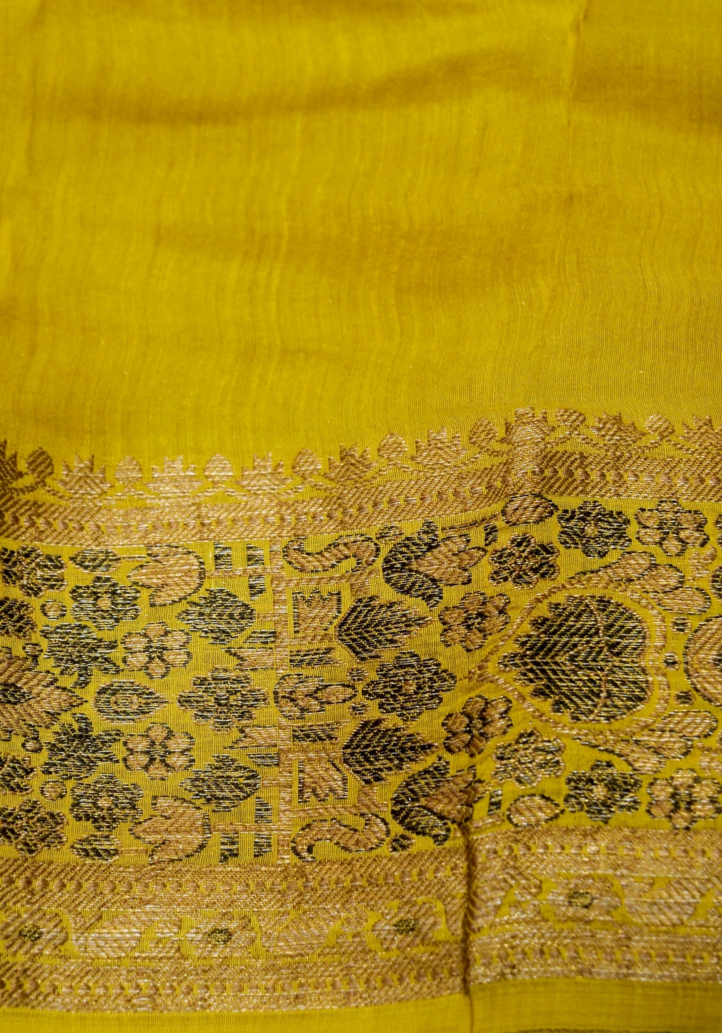 Pure Banarasi Powerloom Moonga Valkalam Saree