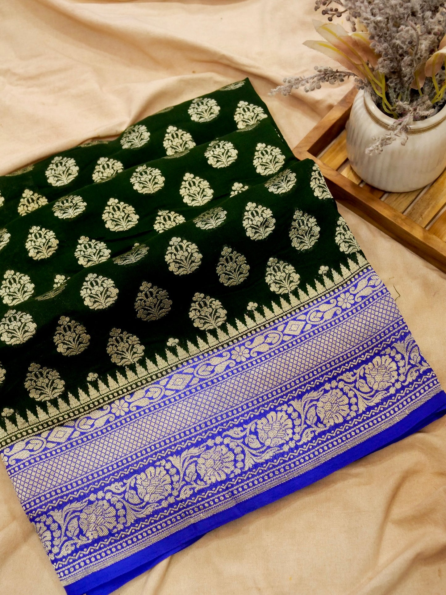Pure Banarasi Handloom Moonga Georgette Boota Saree