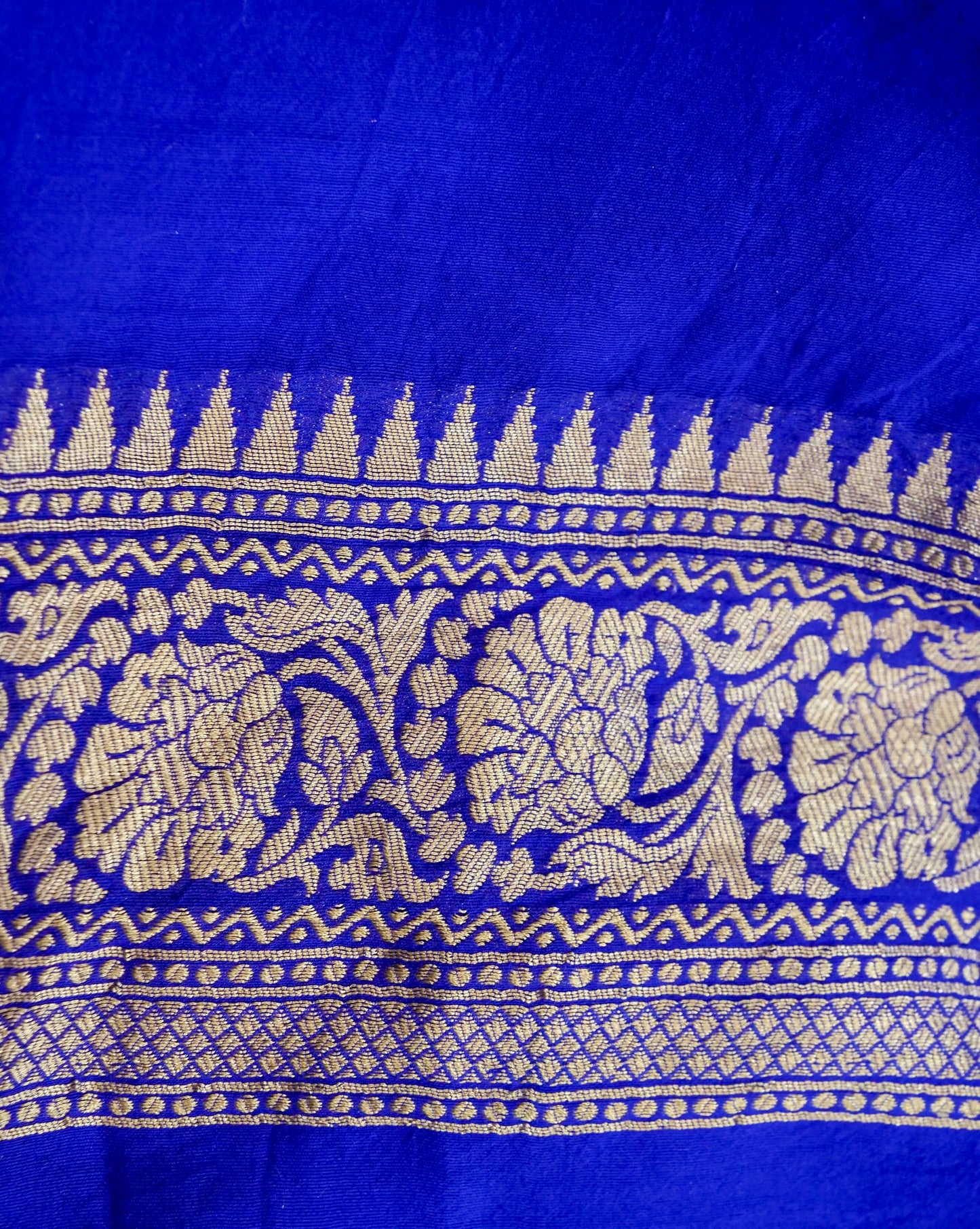 Pure Banarasi Handloom Moonga Georgette Boota Saree