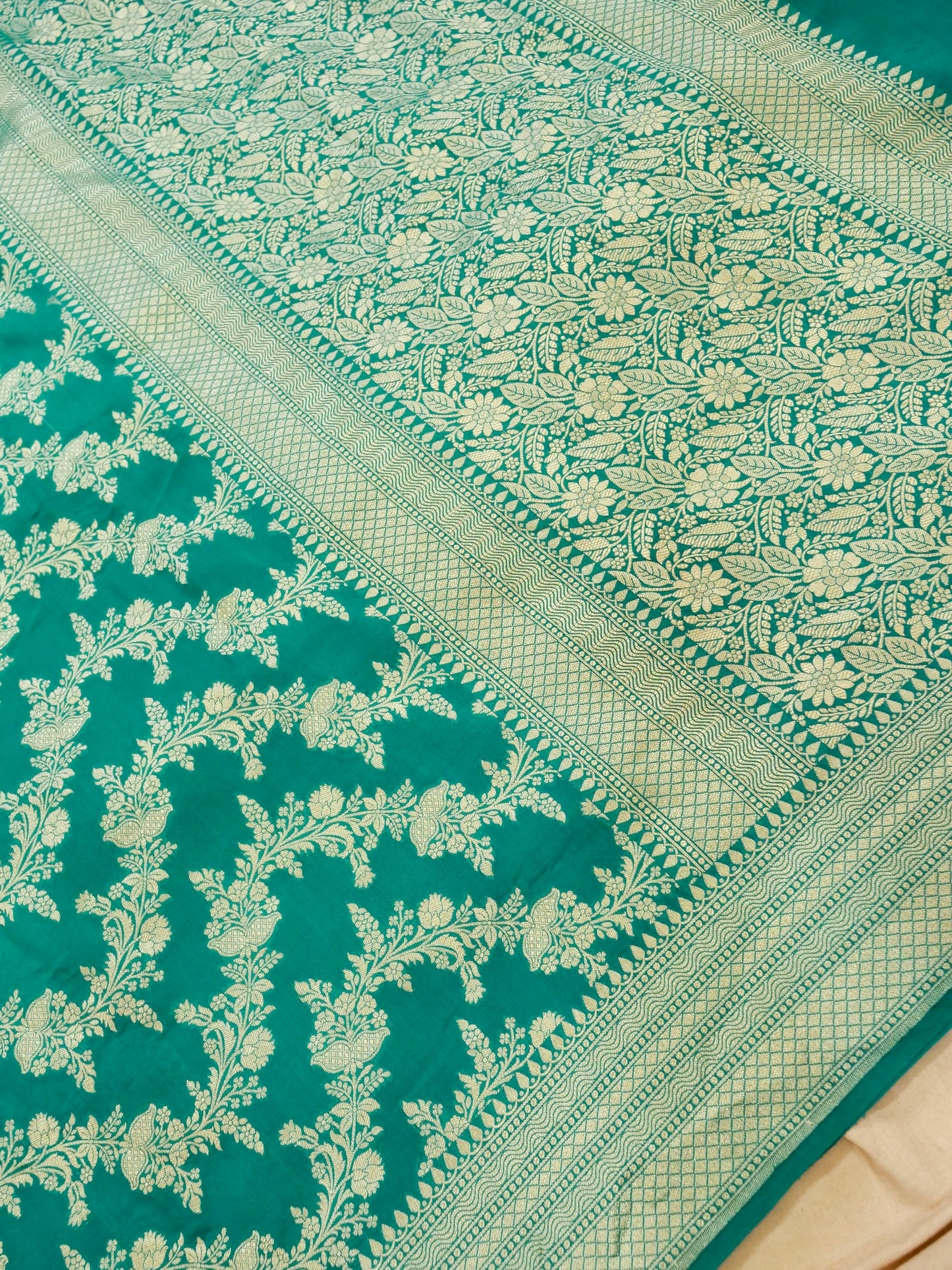 Pure Banarasi Handloom Moonga Georgette Jaal Saree