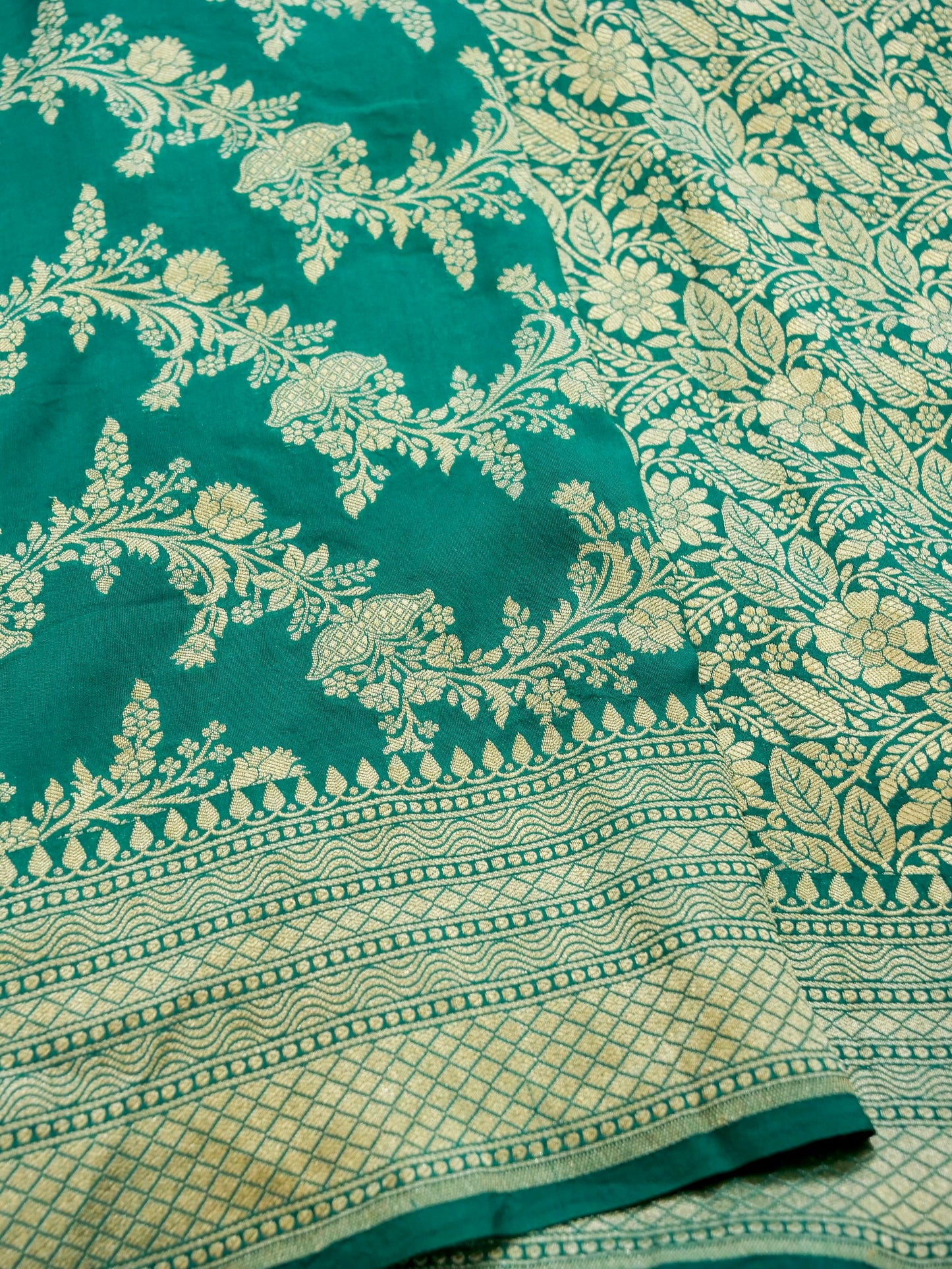 Pure Banarasi Handloom Moonga Georgette Jaal Saree