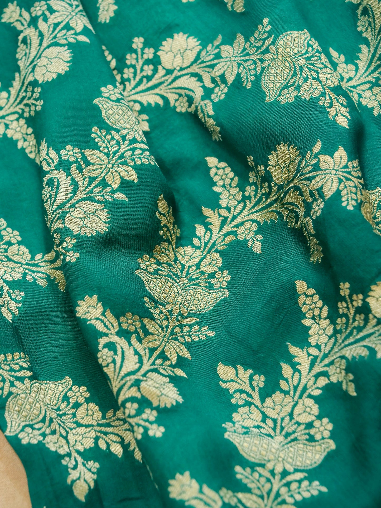 Pure Banarasi Handloom Moonga Georgette Jaal Saree