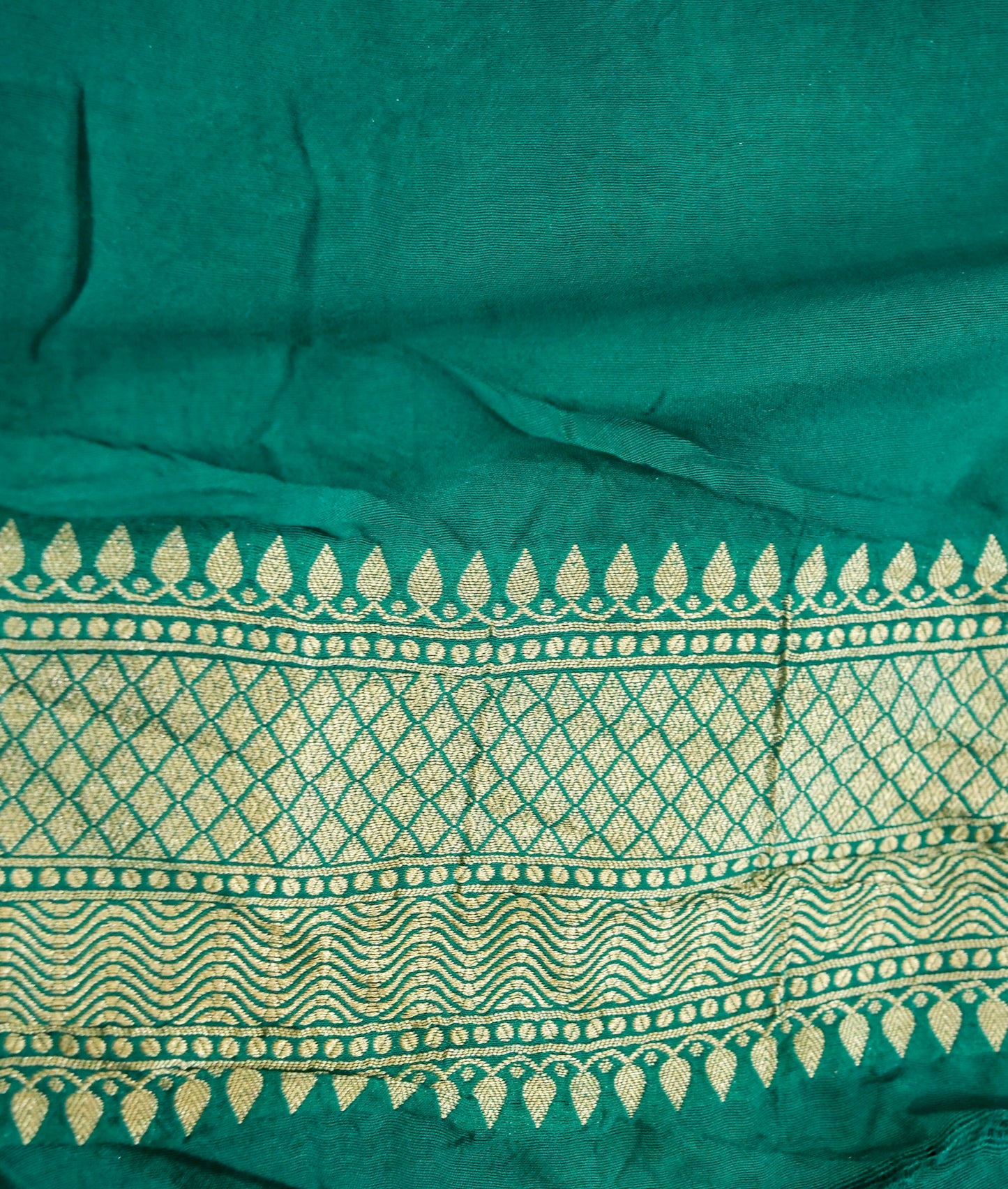 Pure Banarasi Handloom Moonga Georgette Jaal Saree