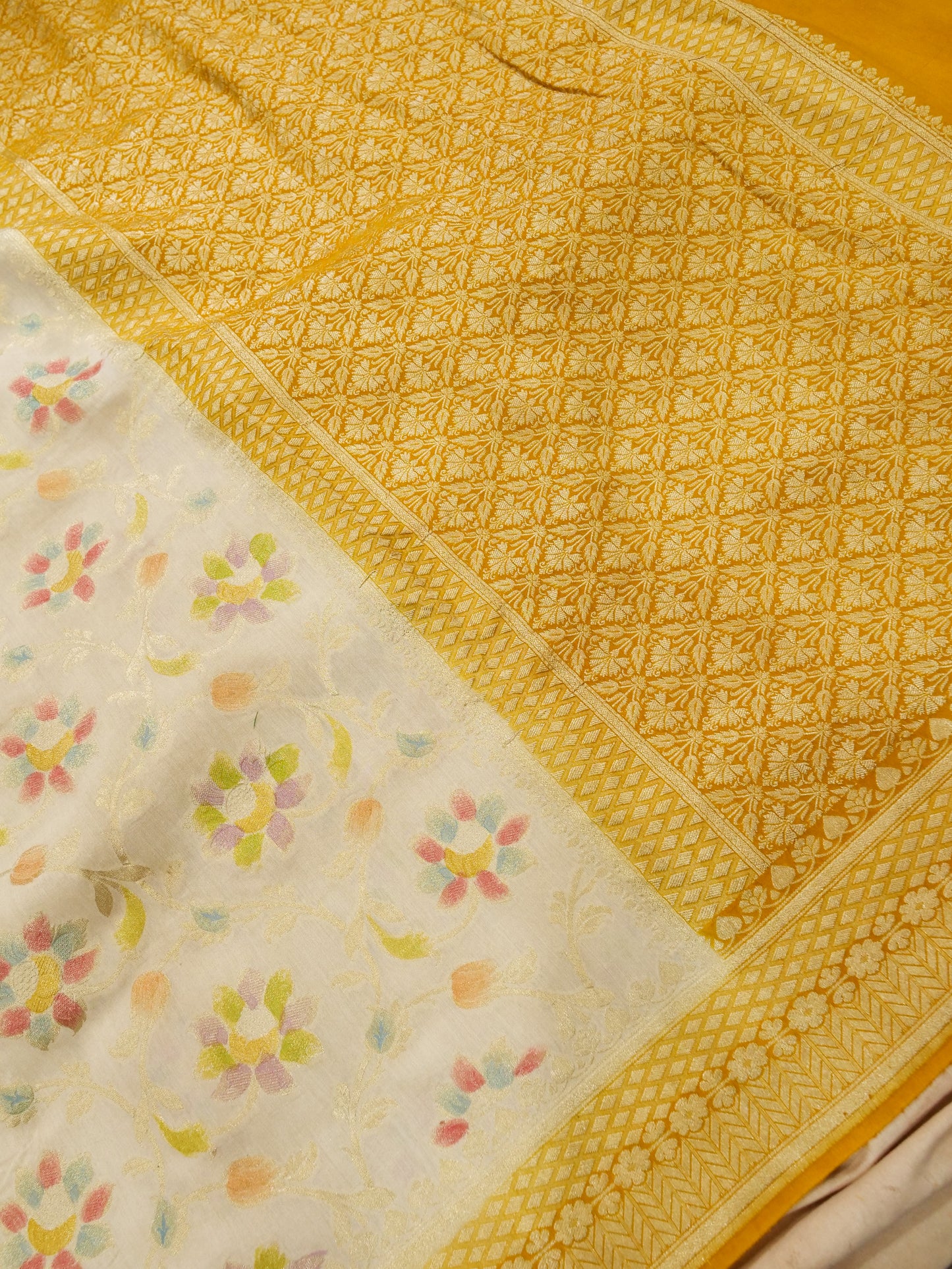 Pure Banarasi Handloom Moonga Georgette Refling Saree